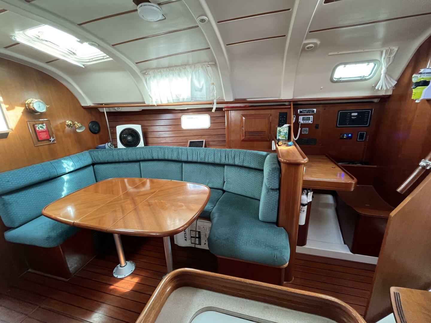 Slide: The Image of Beneteau 381 2001 - 4811749