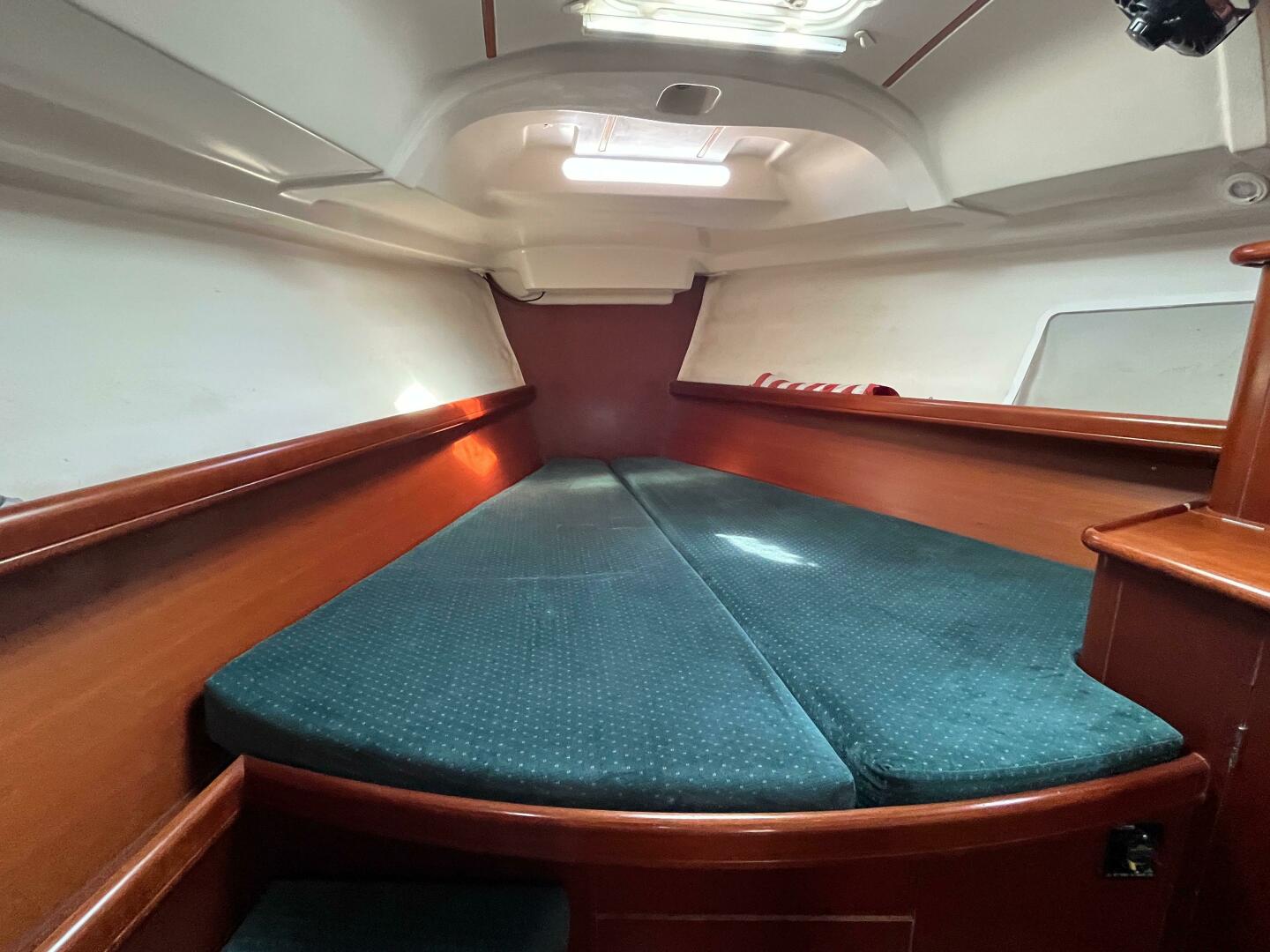 Slide: The Image of Beneteau 381 2001 - 4811754