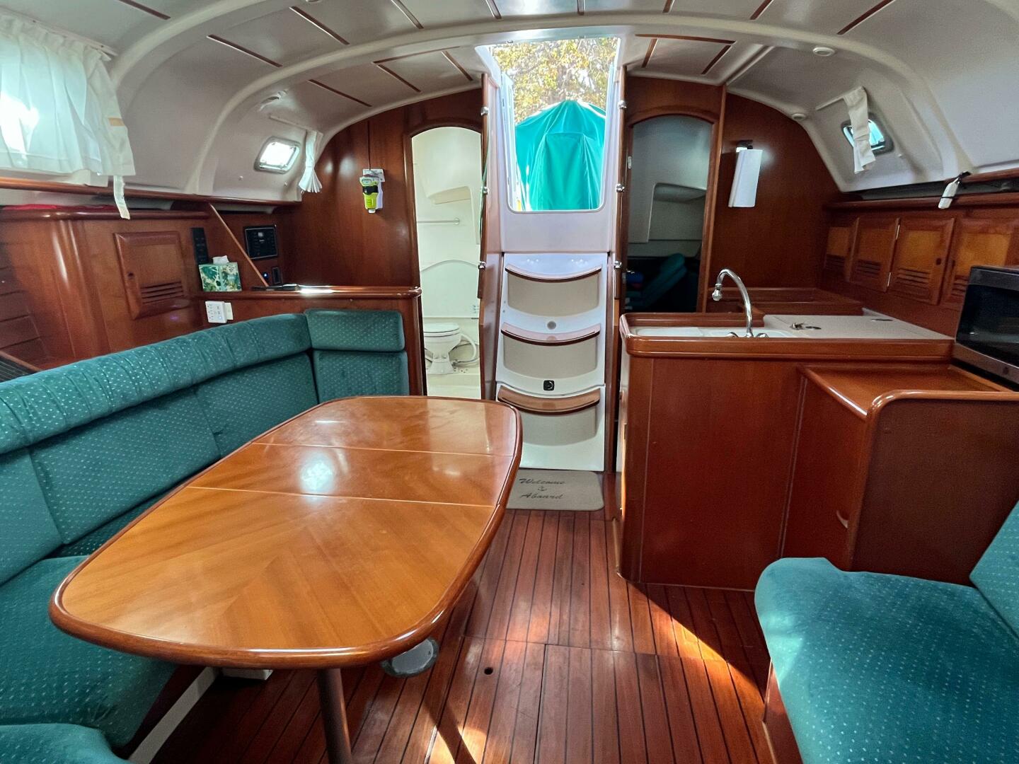 Slide: The Image of Beneteau 381 2001 - 4811760