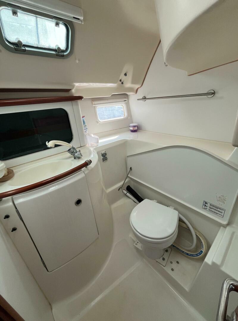 Slide: The Image of Beneteau 381 2001 - 4811767
