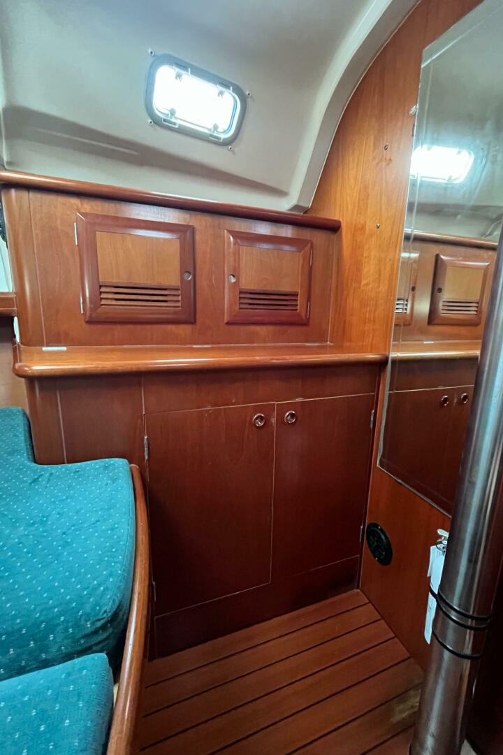 Slide: The Image of Beneteau 381 2001 - 4811770