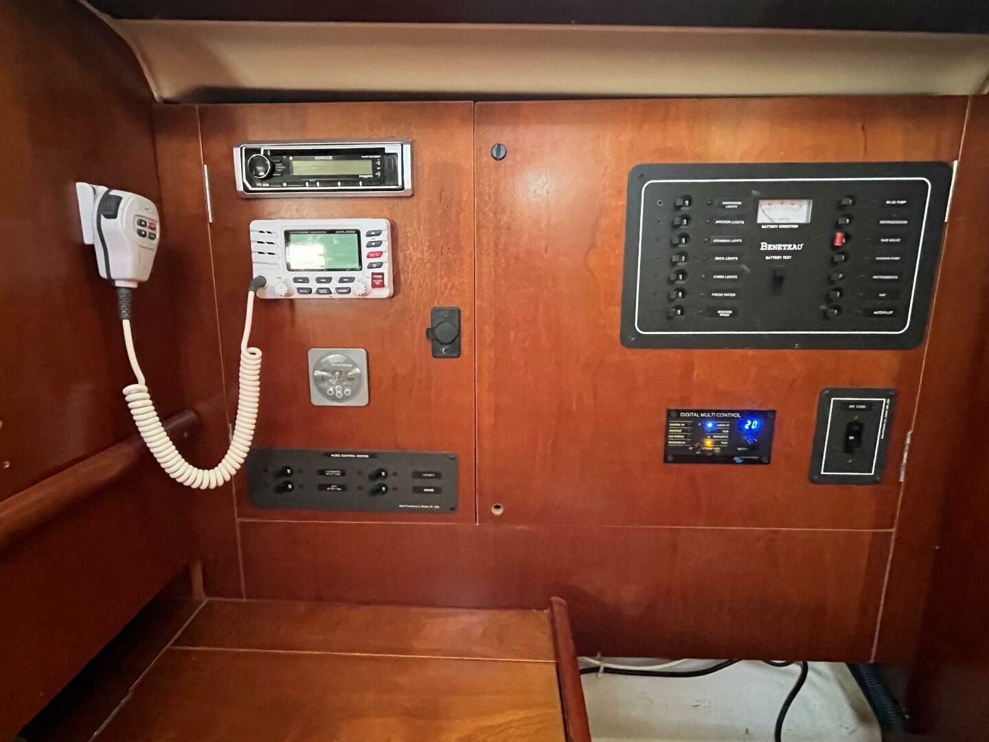 Slide: The Image of Beneteau 381 2001 - 4811776