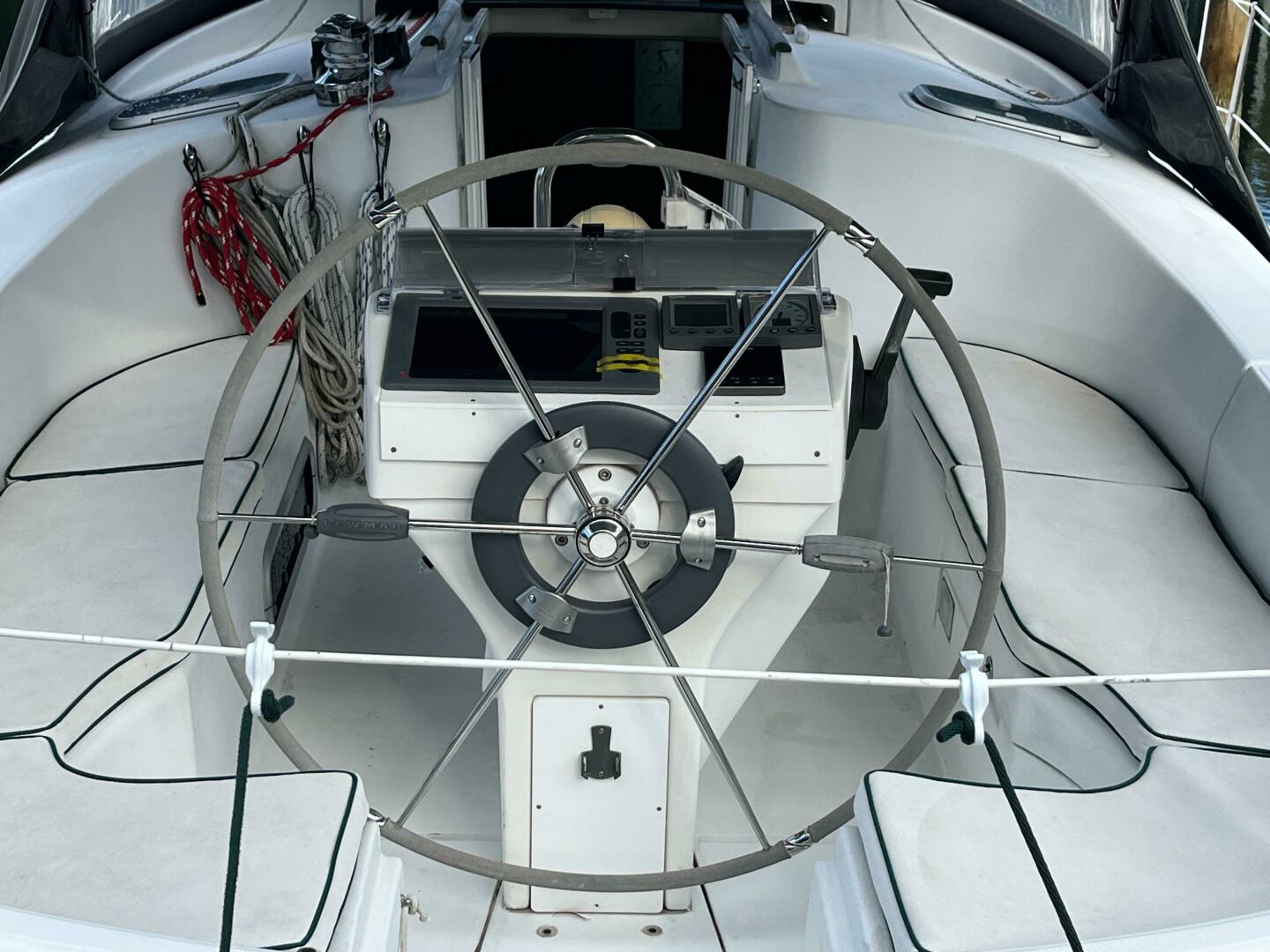 Slide: The Image of Beneteau 381 2001 - 4811780