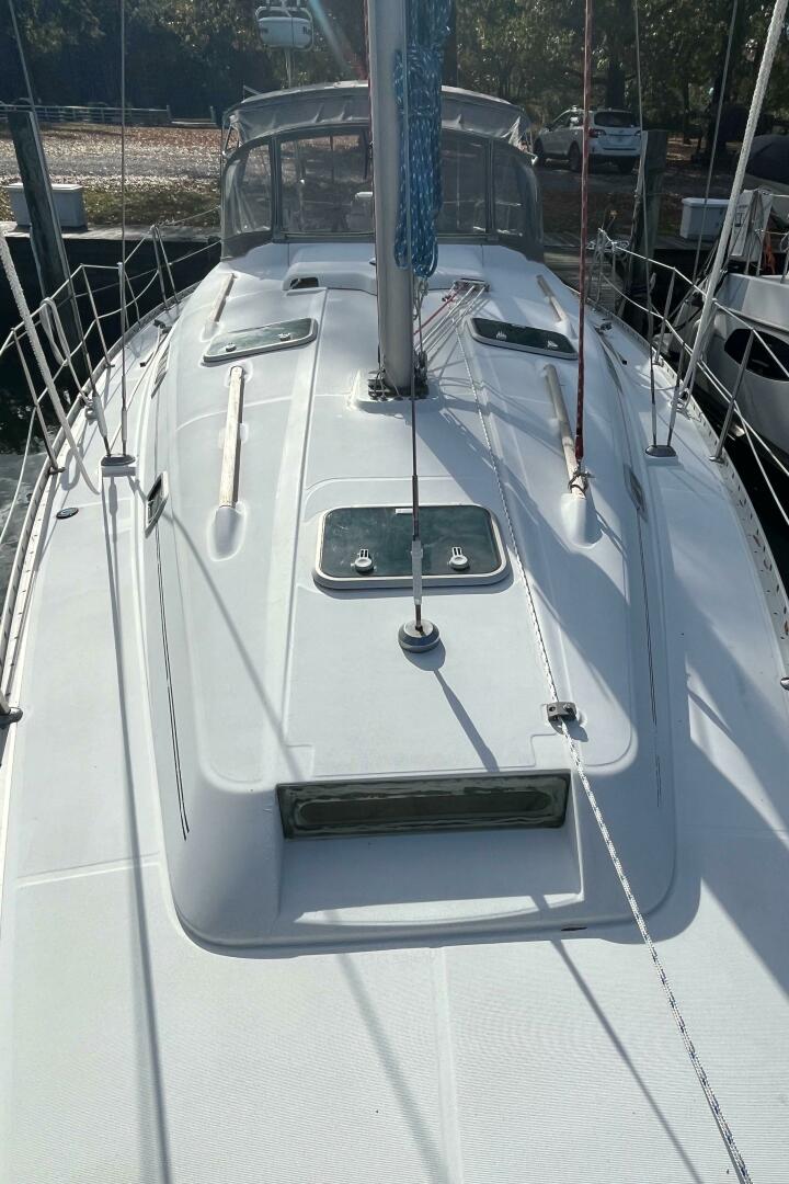 Slide: The Image of Beneteau 381 2001 - 4811804