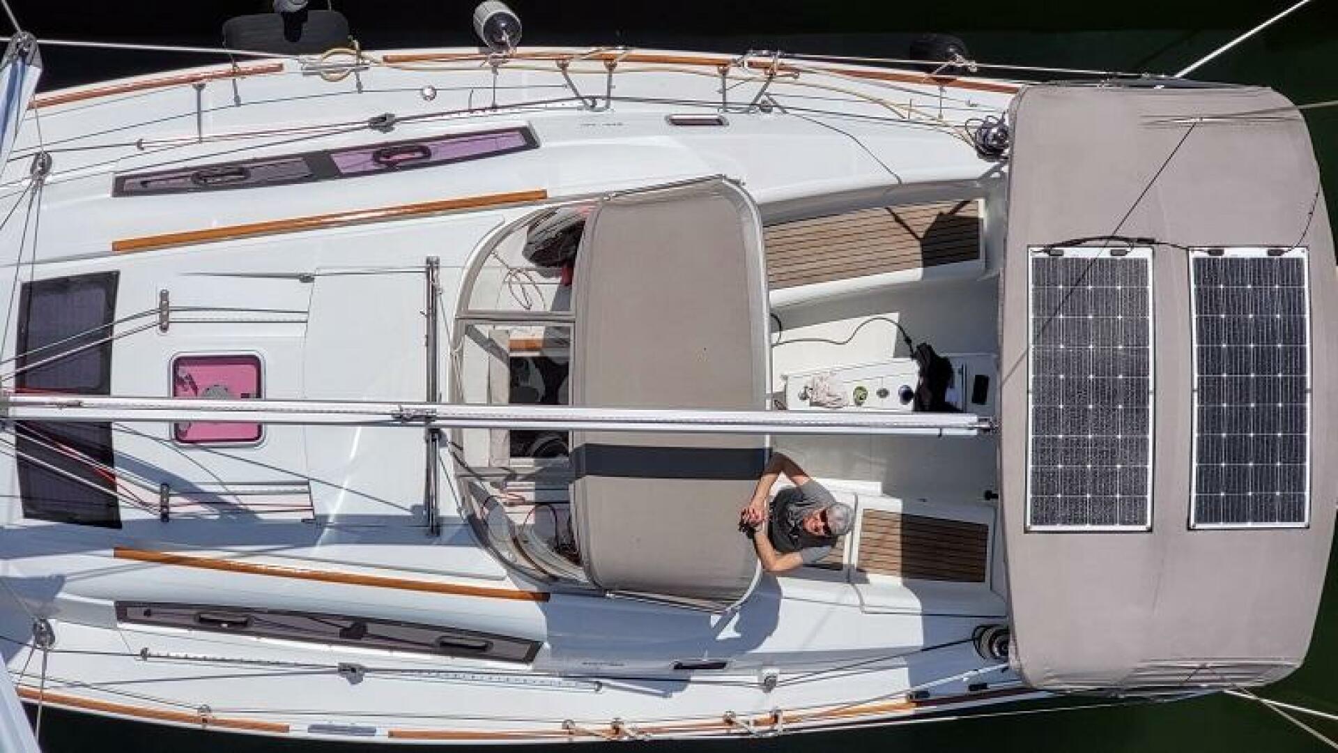 Slide: The Image of Beneteau 40 2010 - 5092792