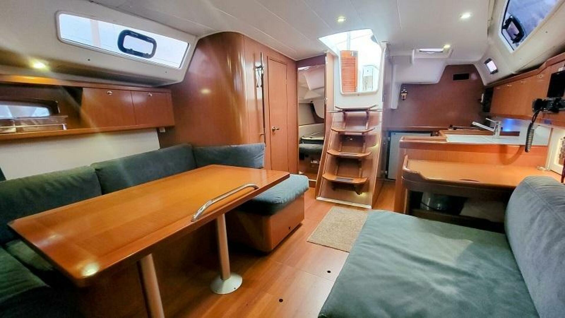 Slide: The Image of Beneteau 40 2010 - 5093260