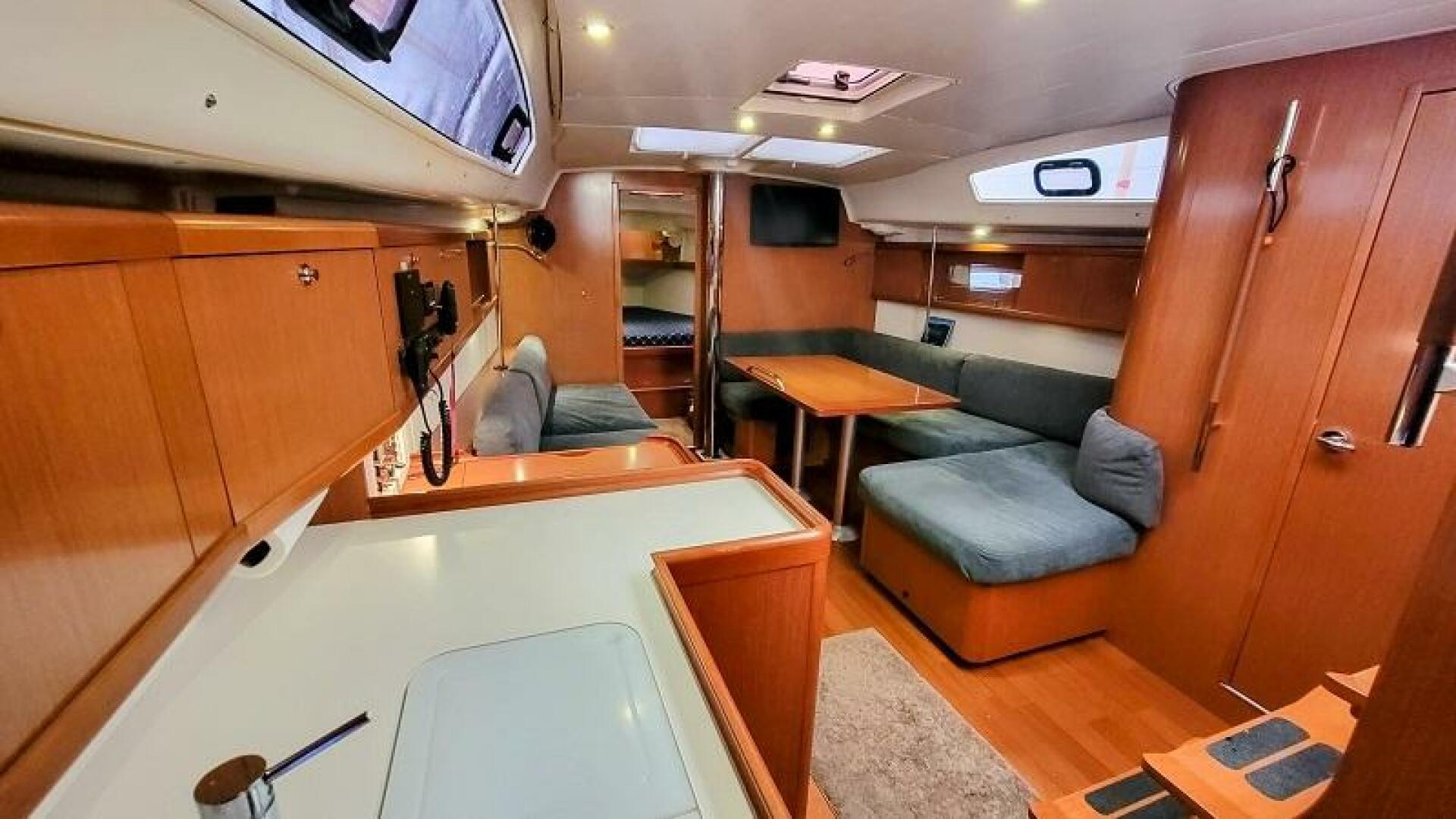 Slide: The Image of Beneteau 40 2010 - 5093263