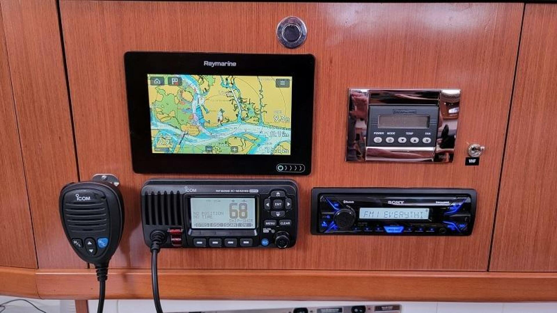 Slide: The Image of Beneteau 40 2010 - 5093266