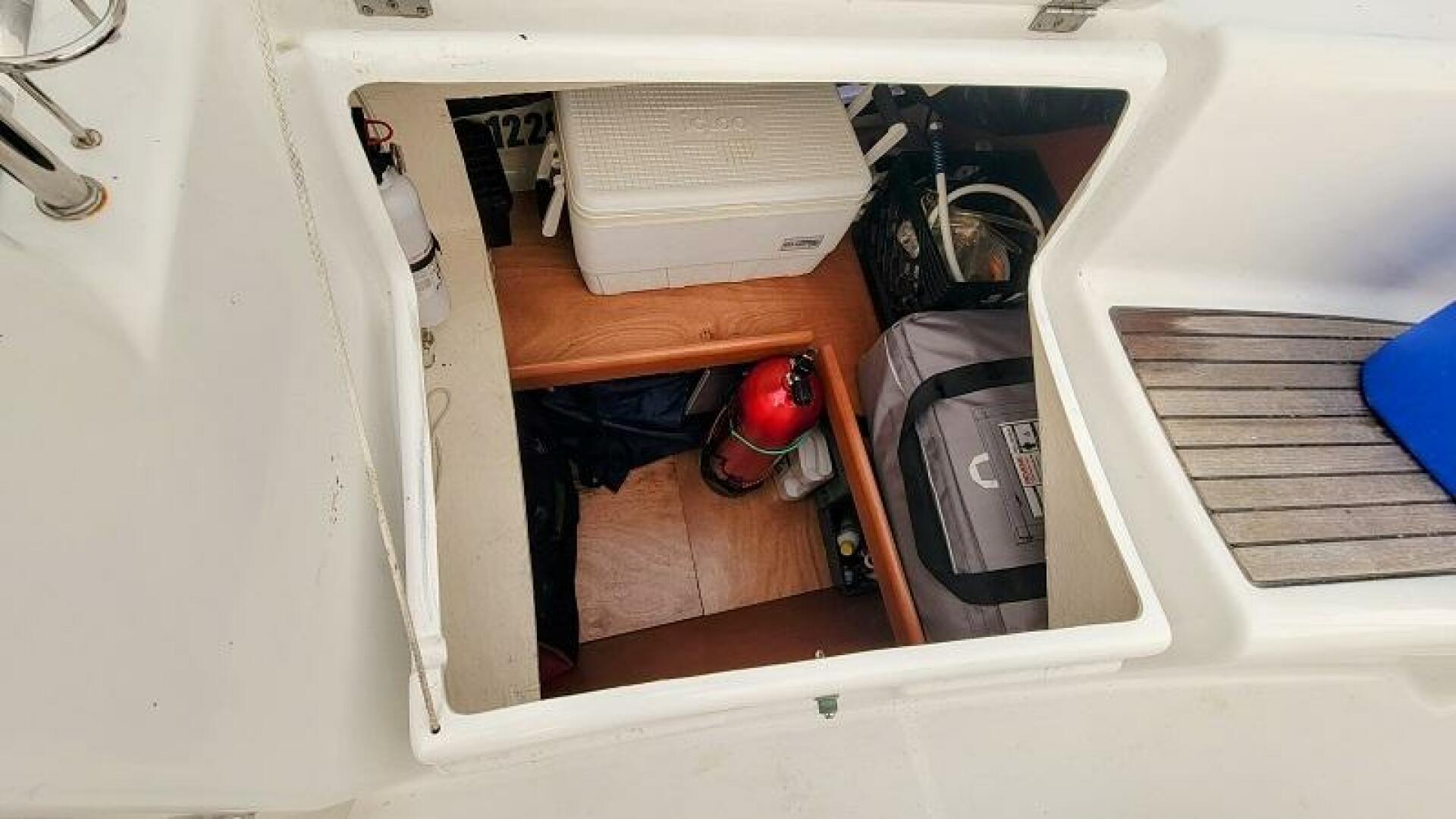Slide: The Image of Beneteau 40 2010 - 5093281