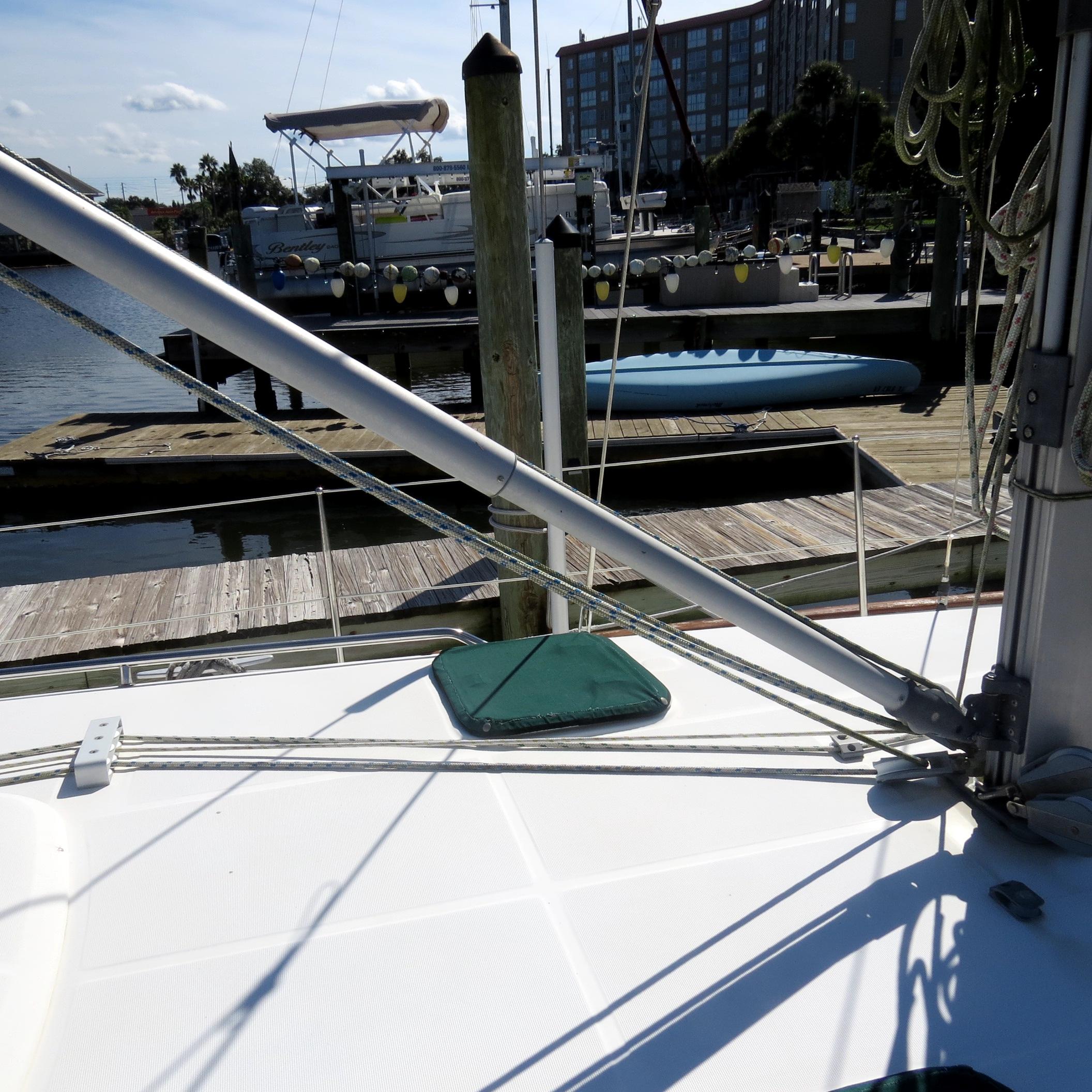Slide: The Image of Beneteau 411 1999 - 9