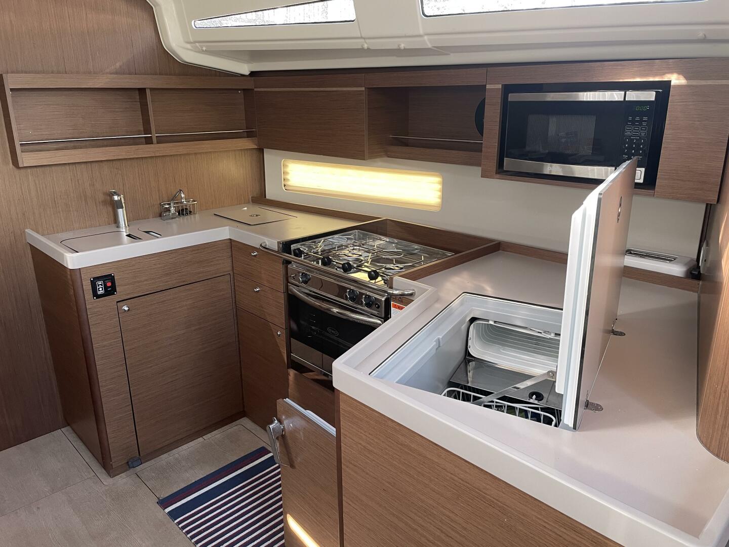 Slide: The Image of Beneteau 42 2022 - 4234667