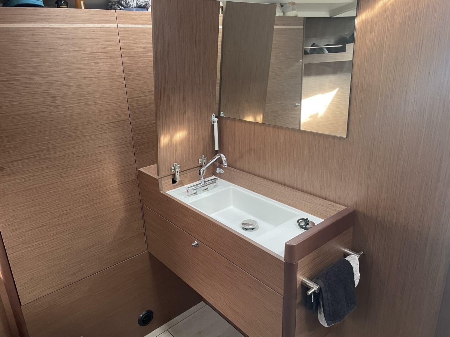 Slide: The Image of Beneteau 42 2022 - 4234639