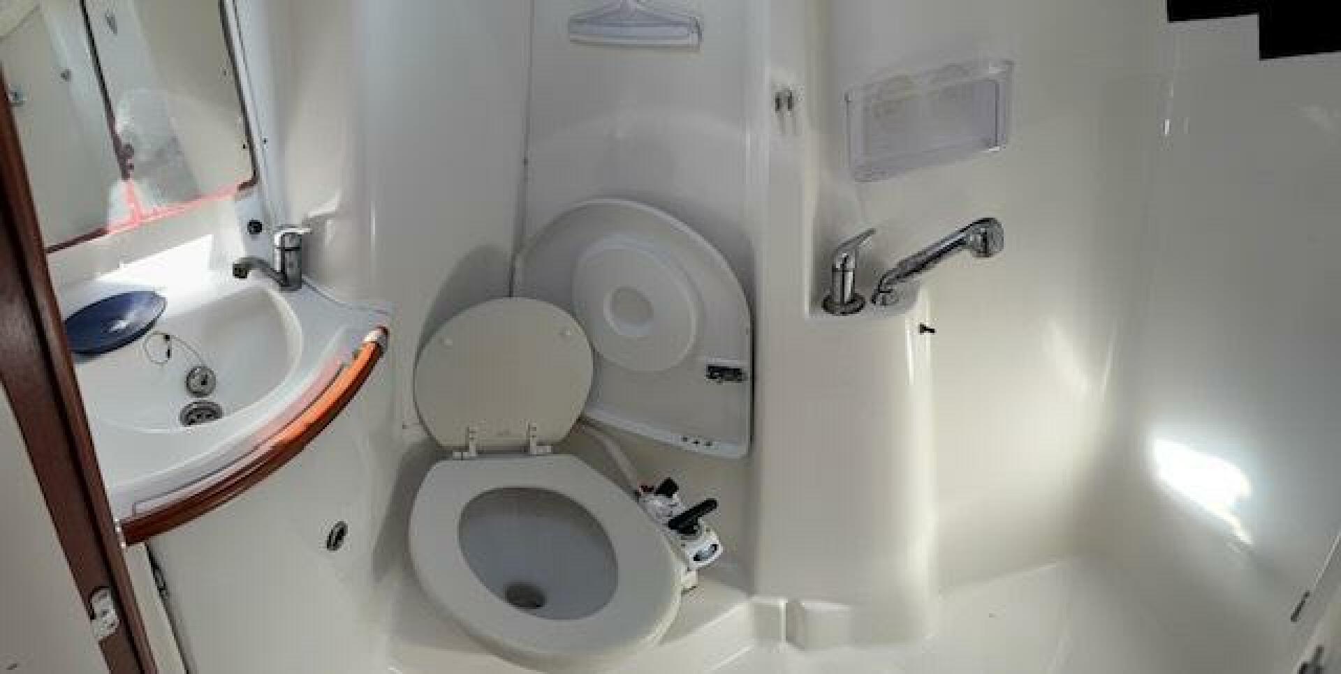 Slide: The Image of fwd head  with shower - 5579822