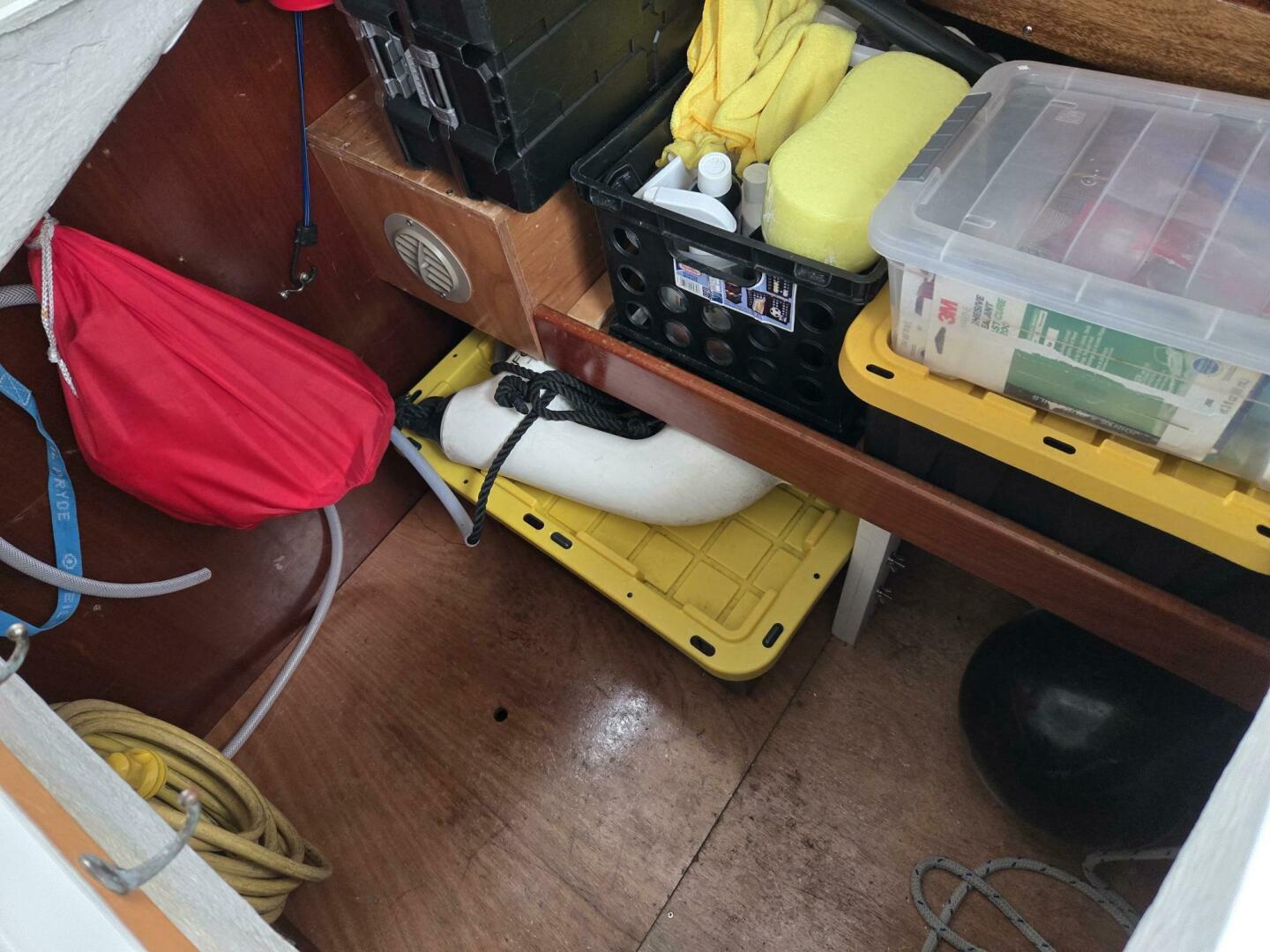 Slide: The Image of Aft Starboard Full-height Lazarette - 16