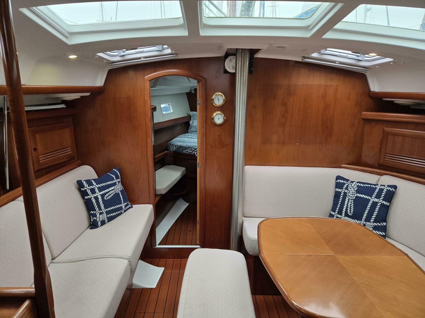 Slide: The Image of Beneteau 423 2005 - 2