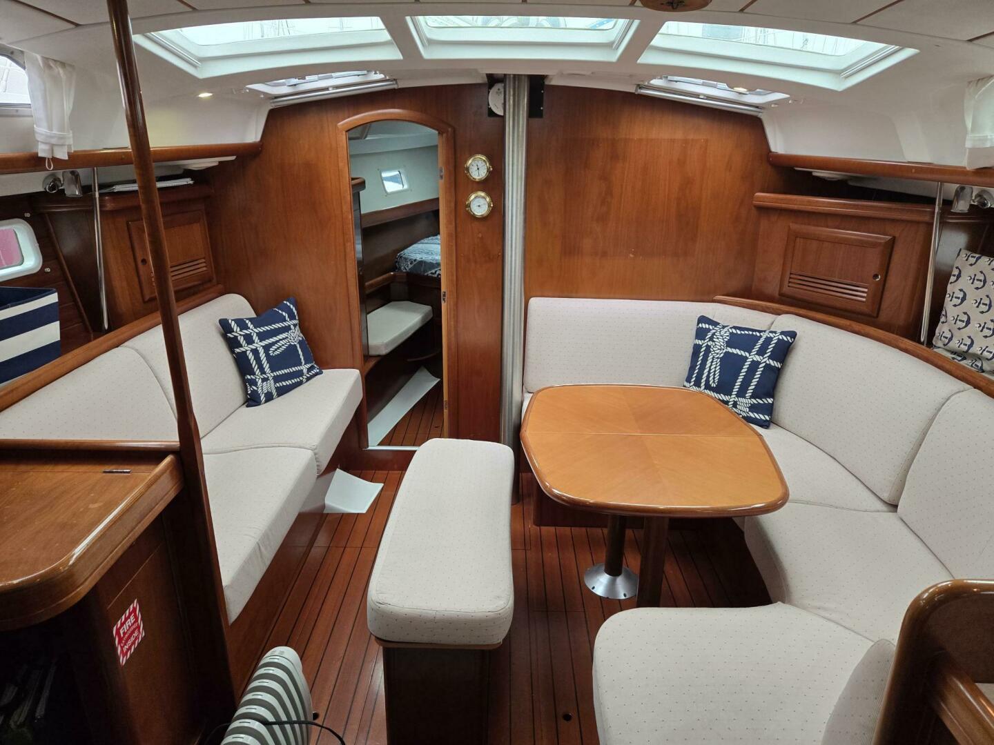 Slide: The Image of Beneteau 423 Salon - 20
