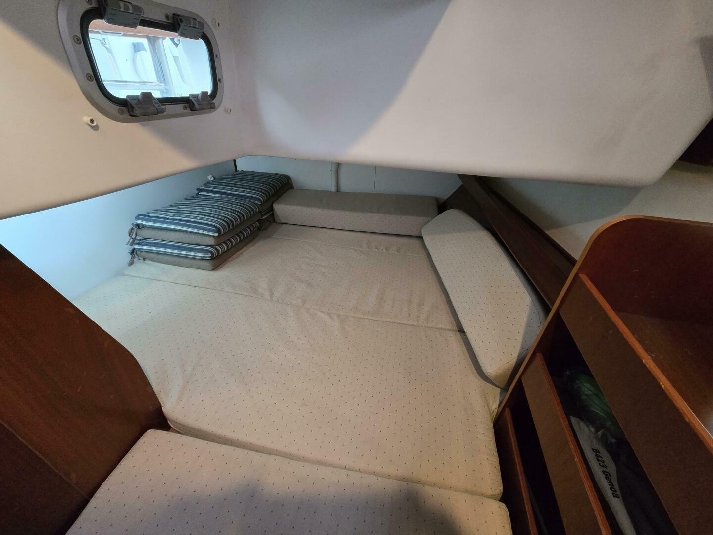 Slide: The Image of Large Aft Guest Cabin - 5