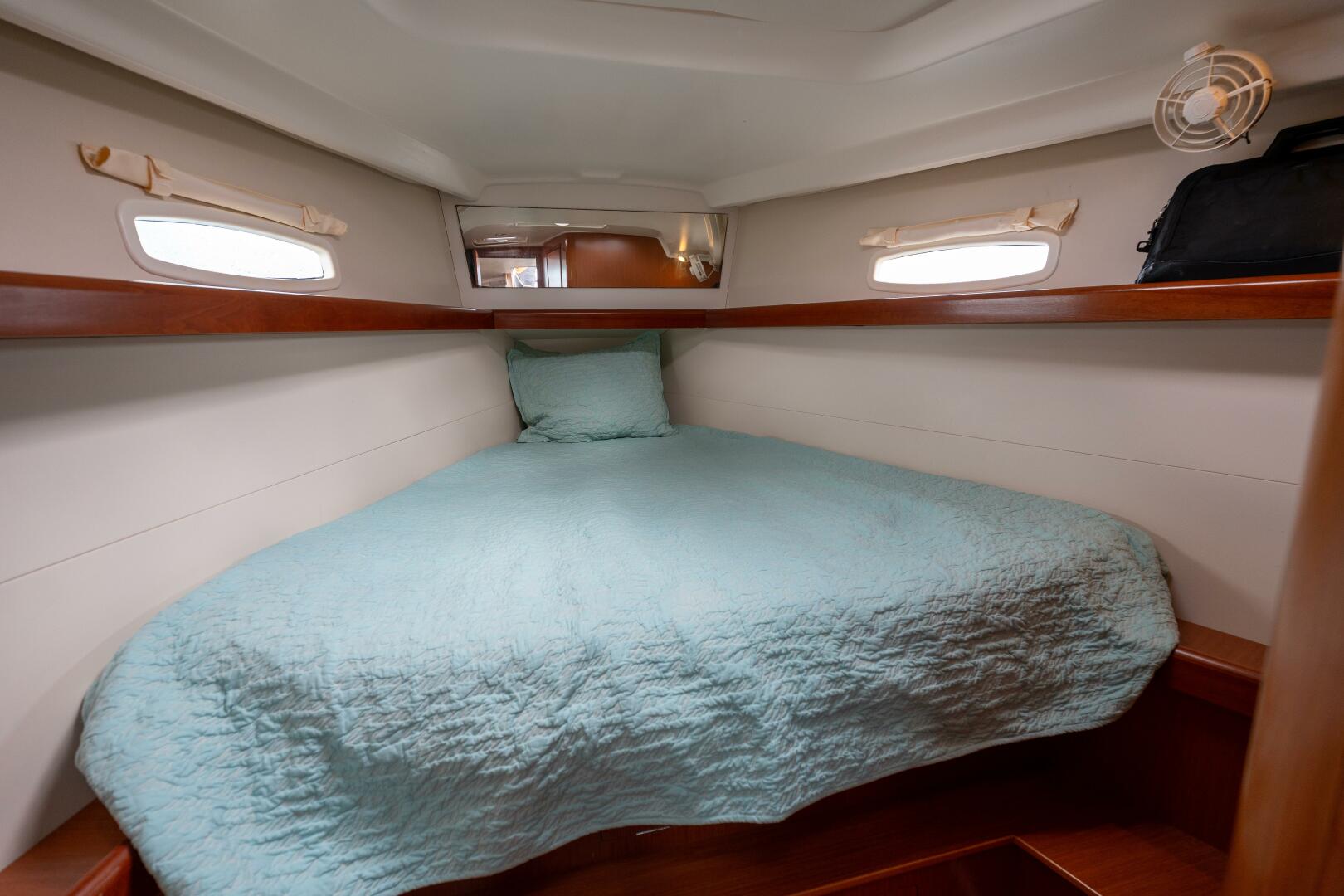 Slide: The Image of Beneteau 43 2008 - 5339563