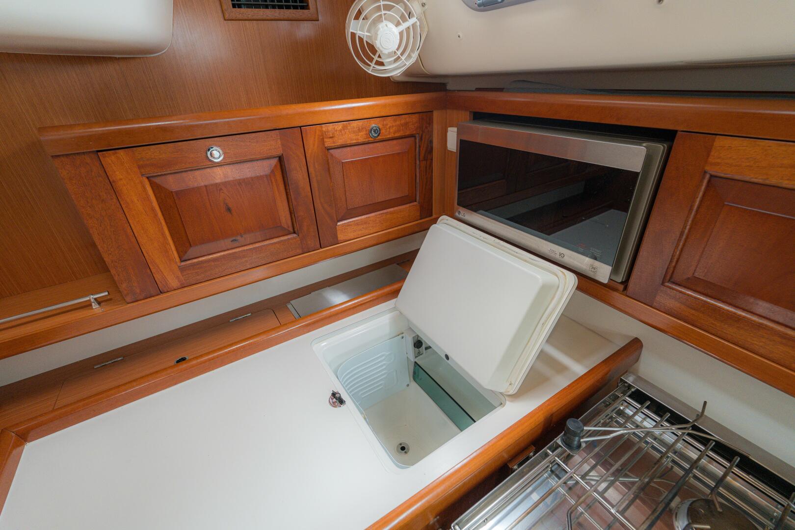Slide: The Image of Beneteau 43 2008 - 5339577