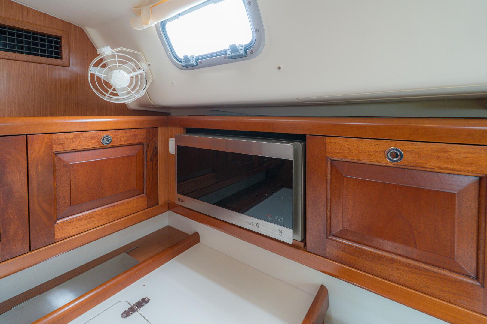 Slide: The Image of Beneteau 43 2008 - 5339579