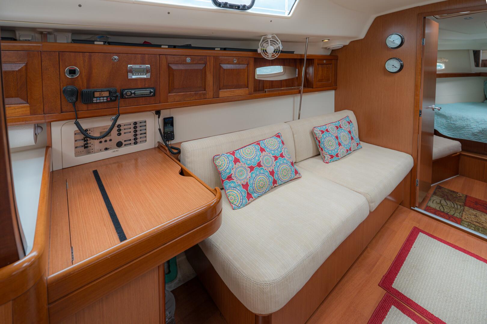 Slide: The Image of Beneteau 43 2008 - 5339583