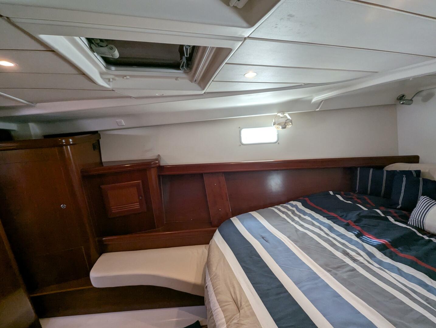 Slide: The Image of Beneteau 473 2006 - 13