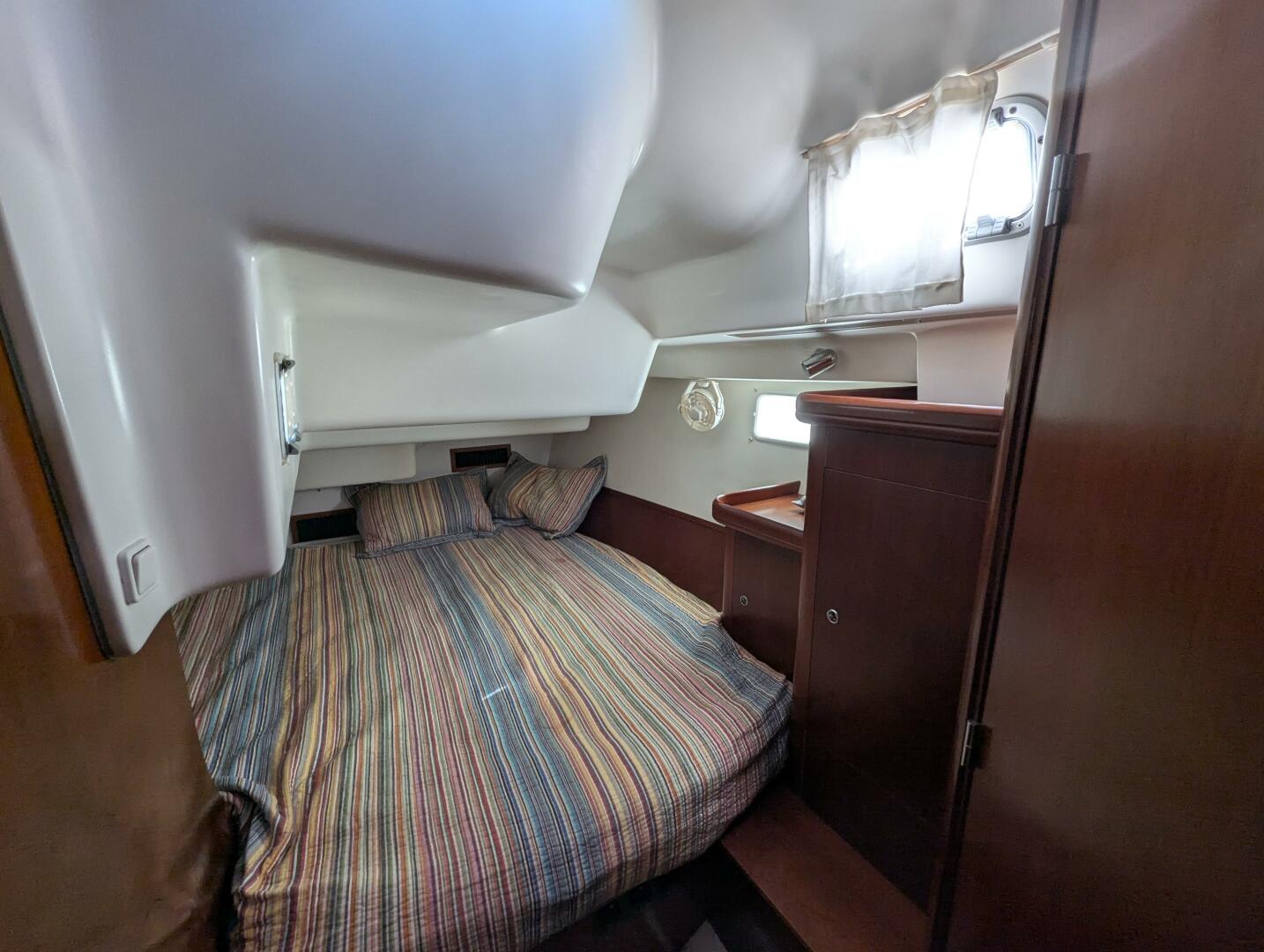 Slide: The Image of Beneteau 473 2006 - 19