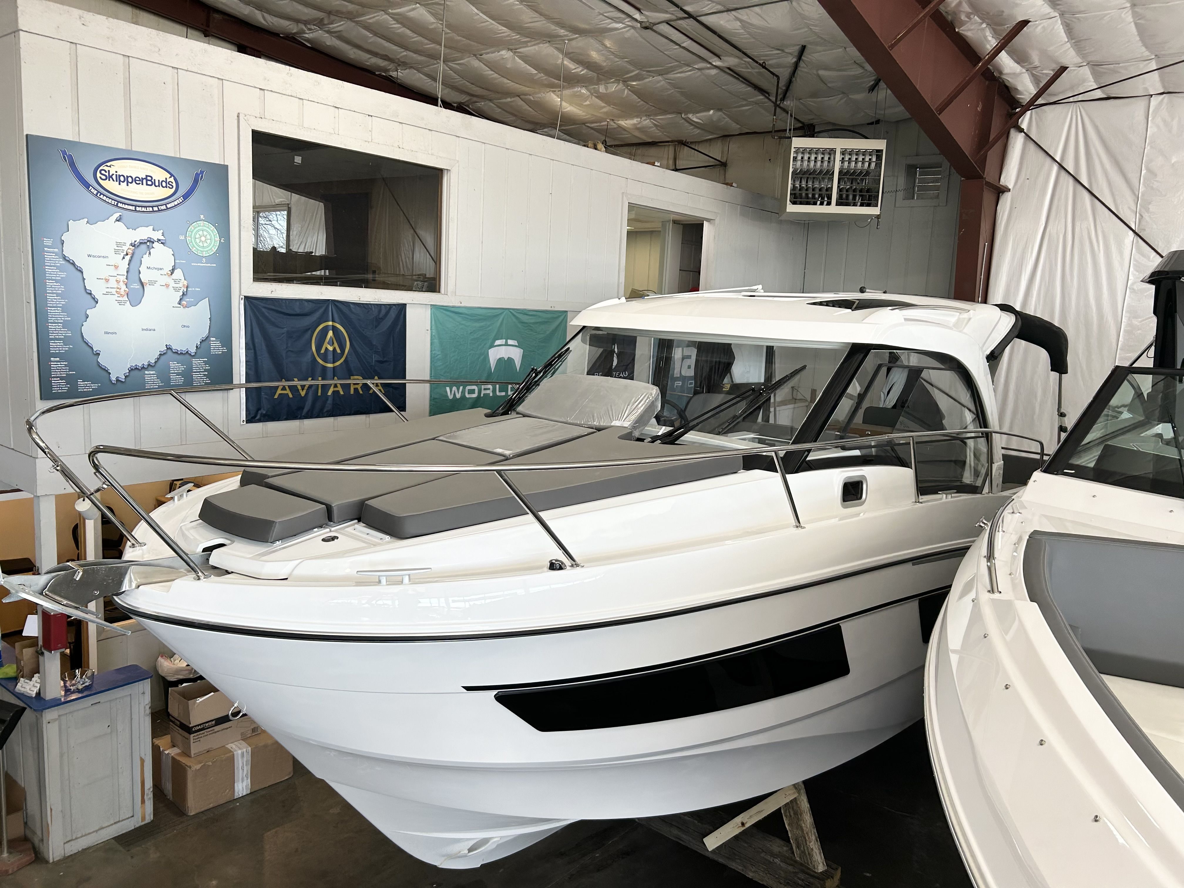 Slide: The Image of Beneteau 9 OB 2024 - 0