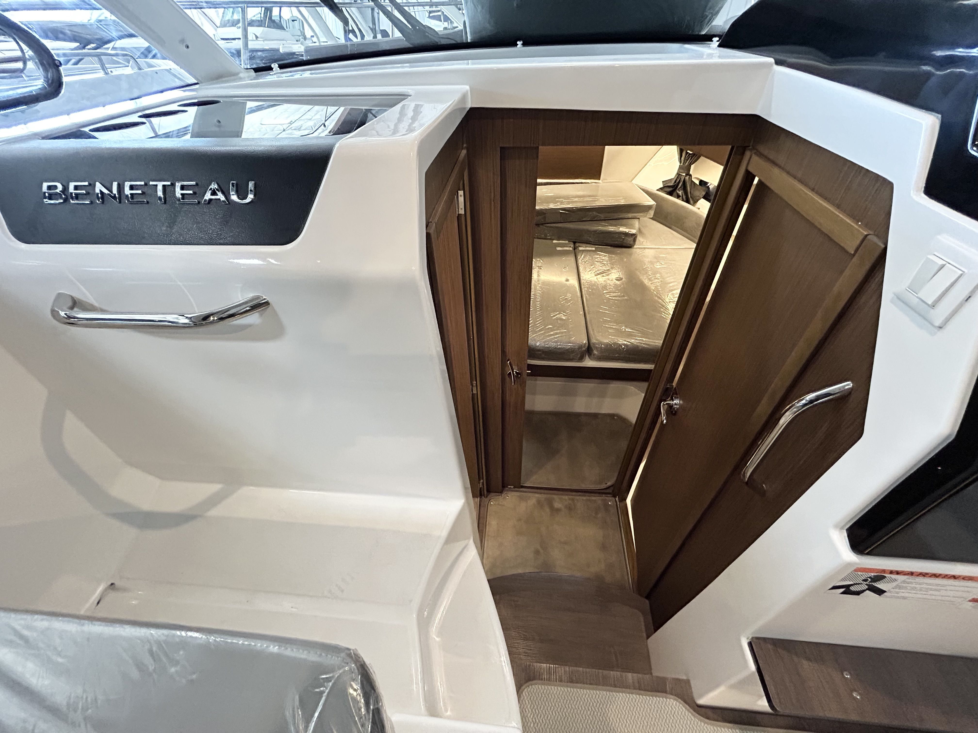 Slide: The Image of Beneteau 9 OB 2024 - 16