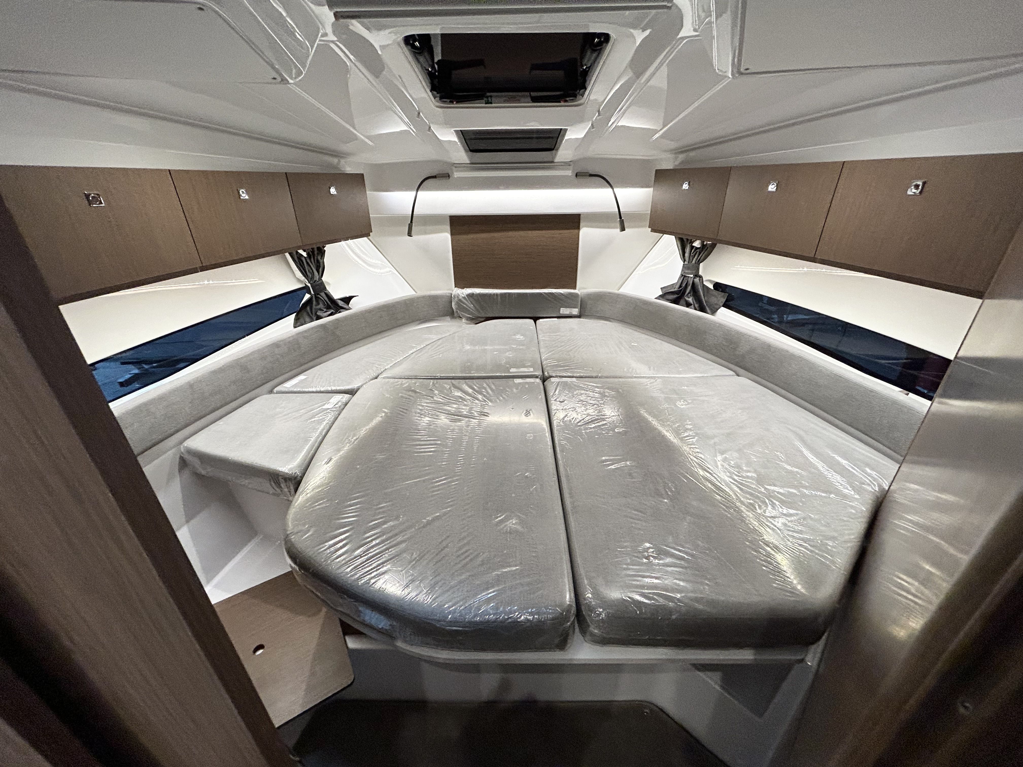 Slide: The Image of Beneteau 9 OB 2024 - 19