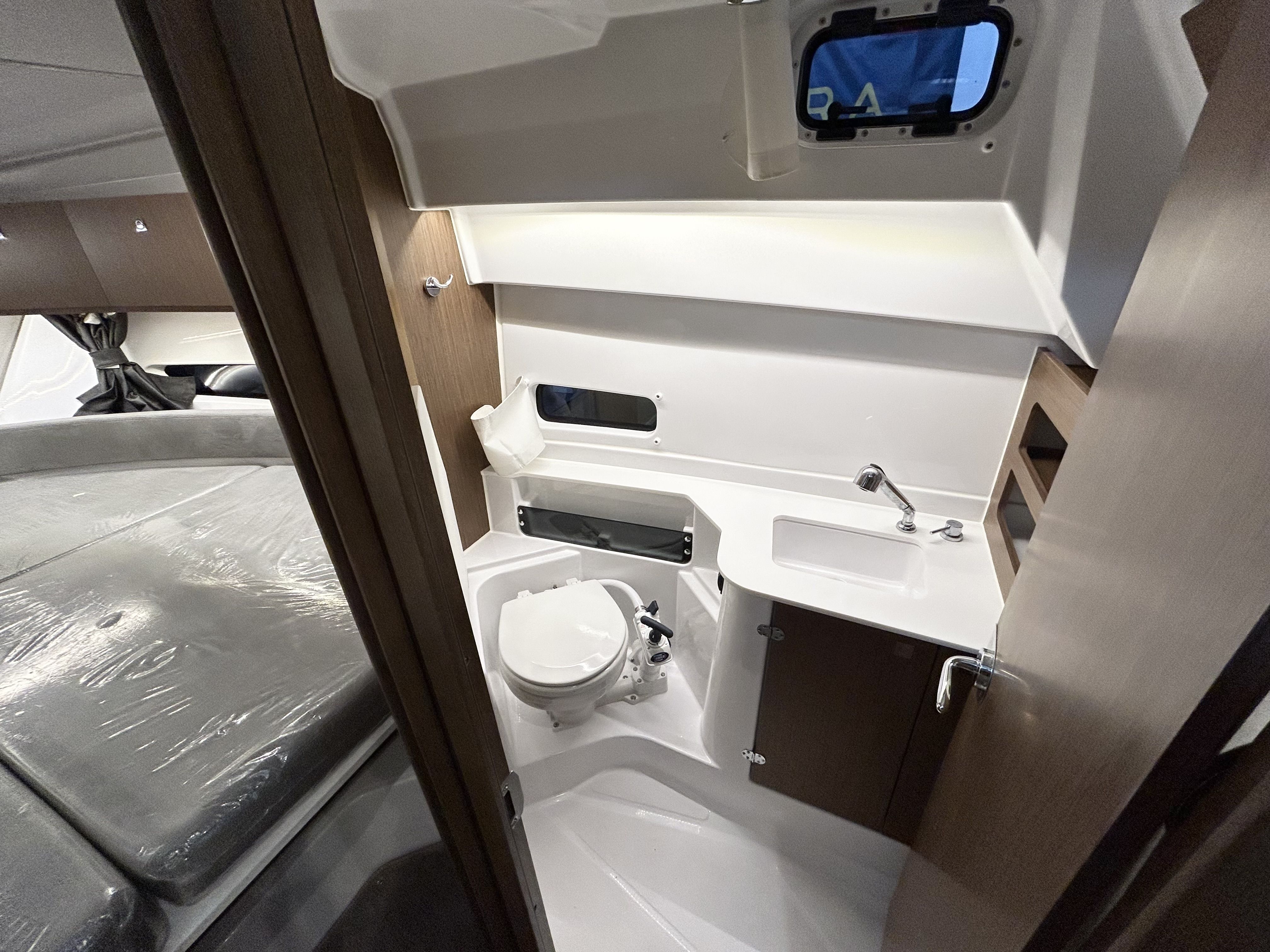 Slide: The Image of Beneteau 9 OB 2024 - 20