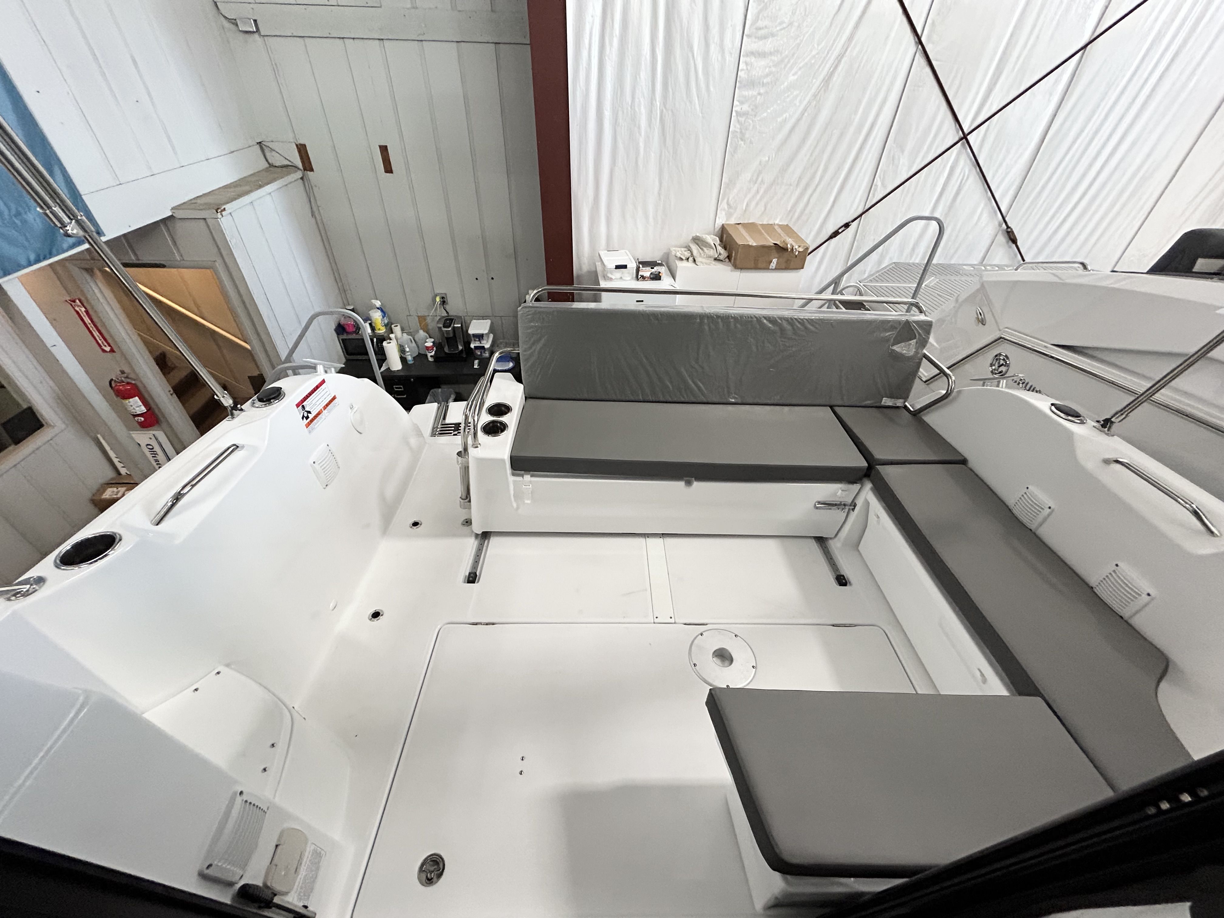 Slide: The Image of Beneteau 9 OB 2024 - 9
