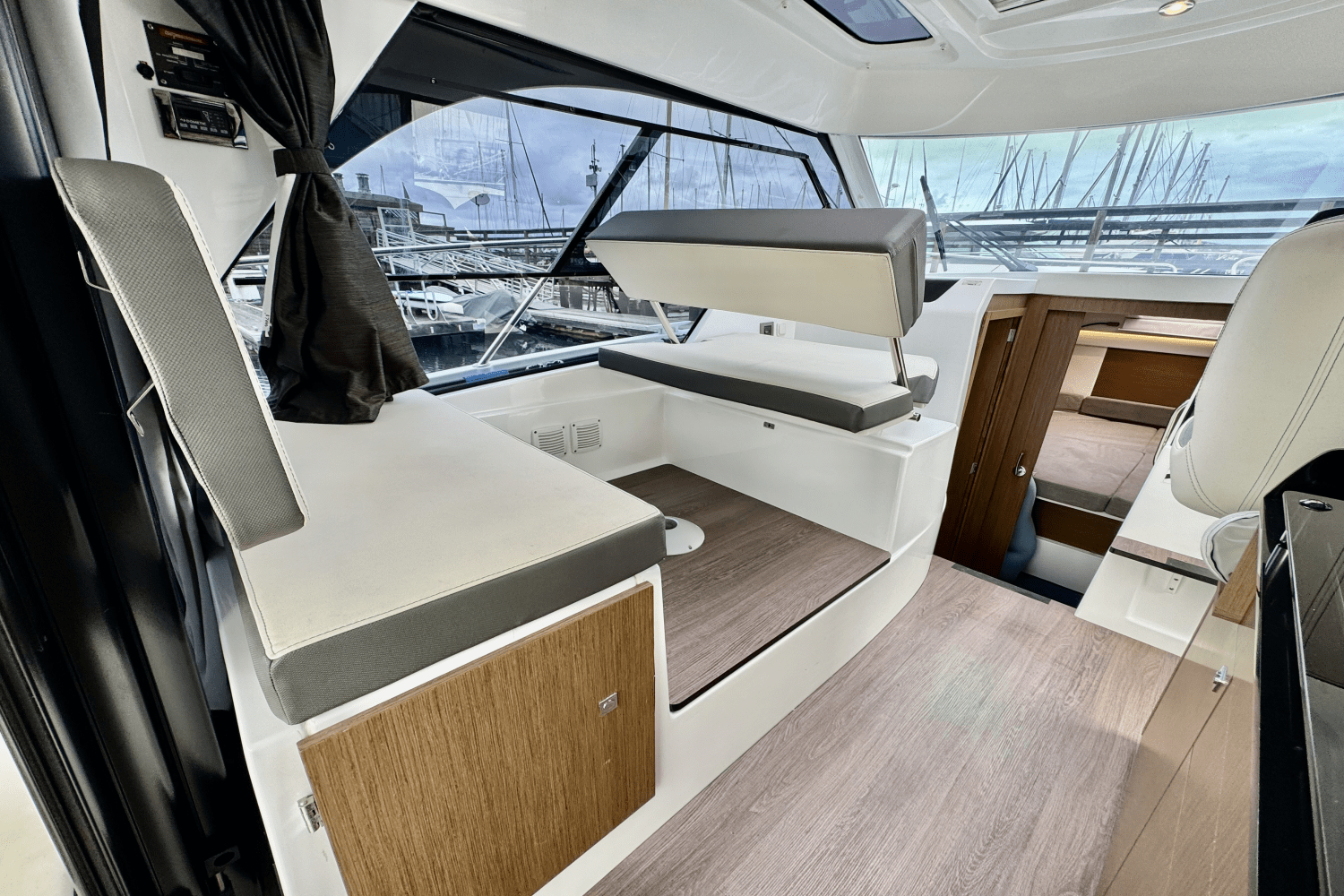 Slide: The Image of Beneteau ANATARES 9 2021 - 14
