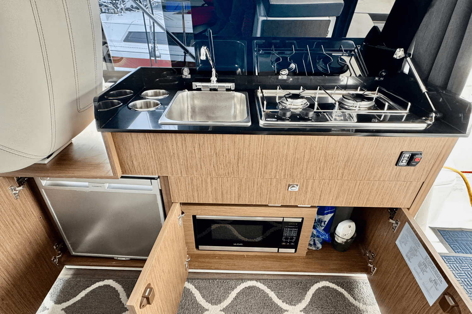 Slide: The Image of Beneteau ANATARES 9 2021 - 16