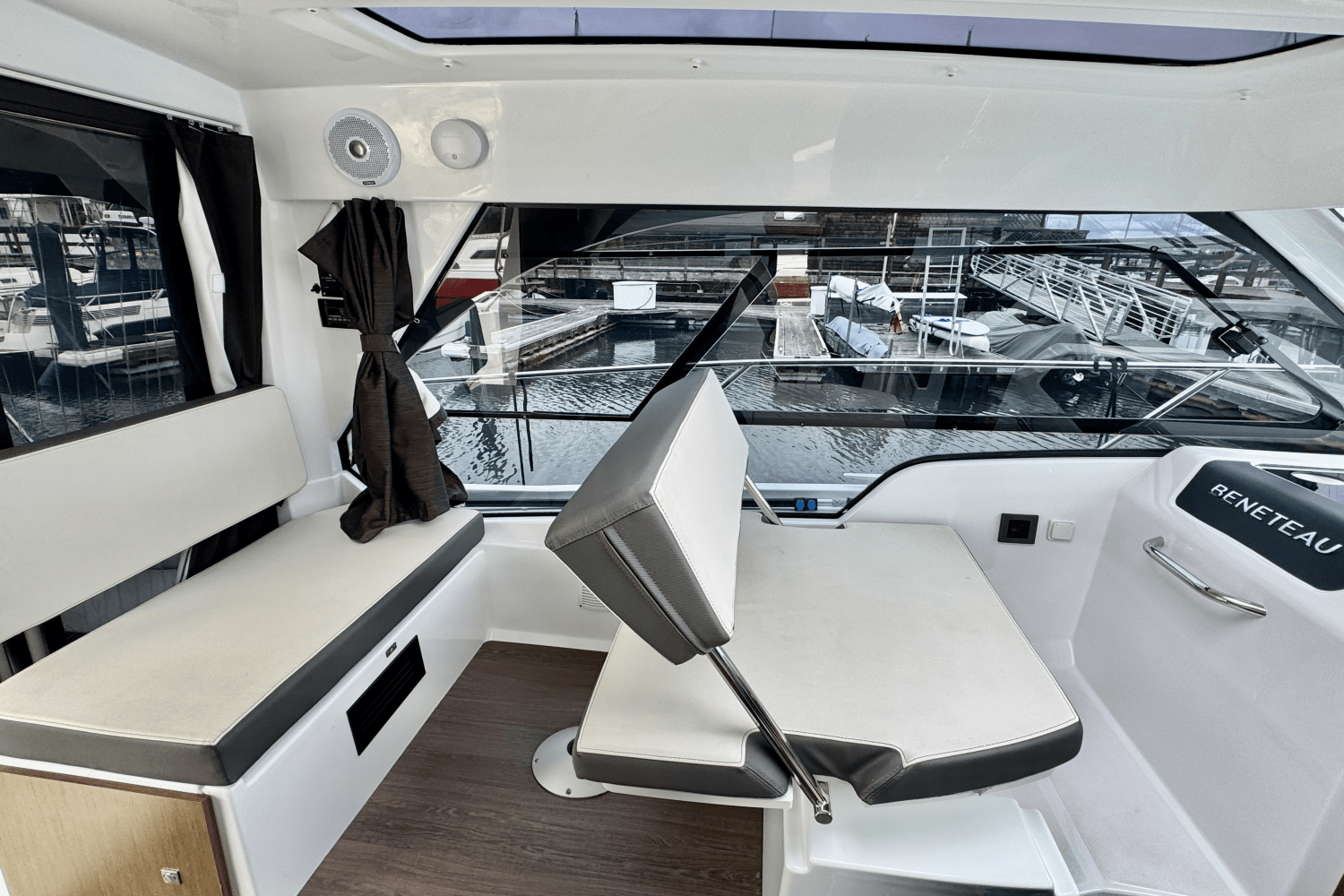 Slide: The Image of Beneteau ANATARES 9 2021 - 17