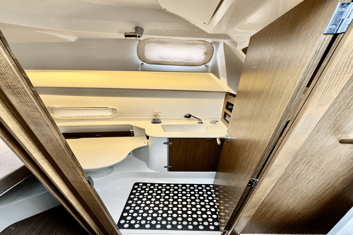 Slide: The Image of Beneteau ANATARES 9 2021 - 26