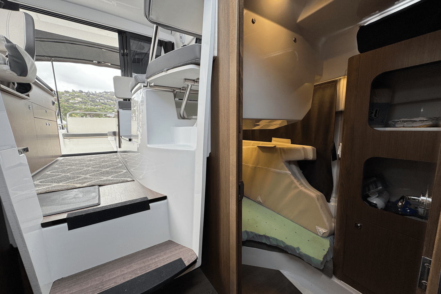 Slide: The Image of Beneteau ANATARES 9 2021 - 30