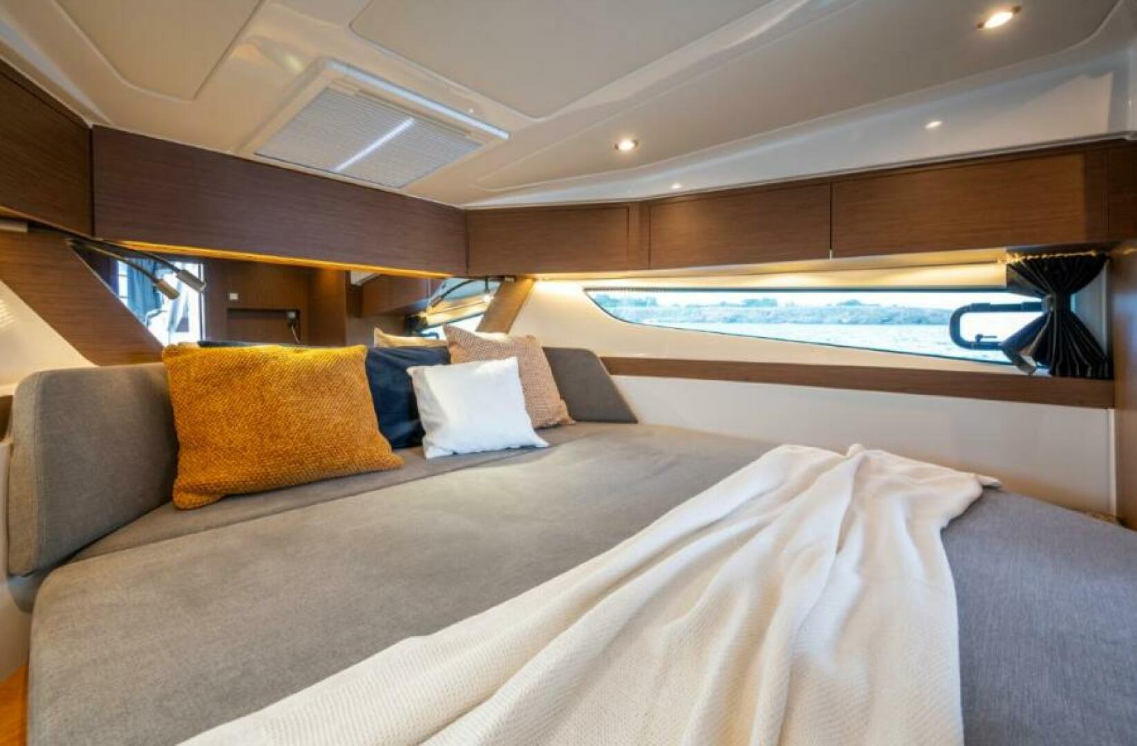 Slide: The Image of Beneteau Antares 11 2025 - 4625244