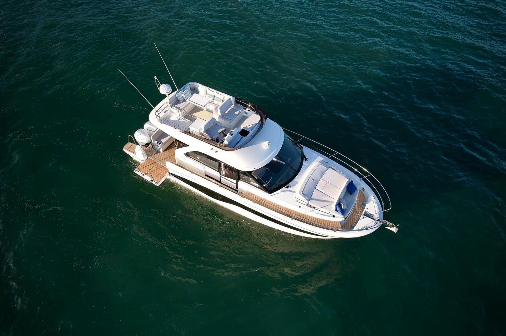 Slide: The Image of Beneteau Antares 12 2025 - 4175217