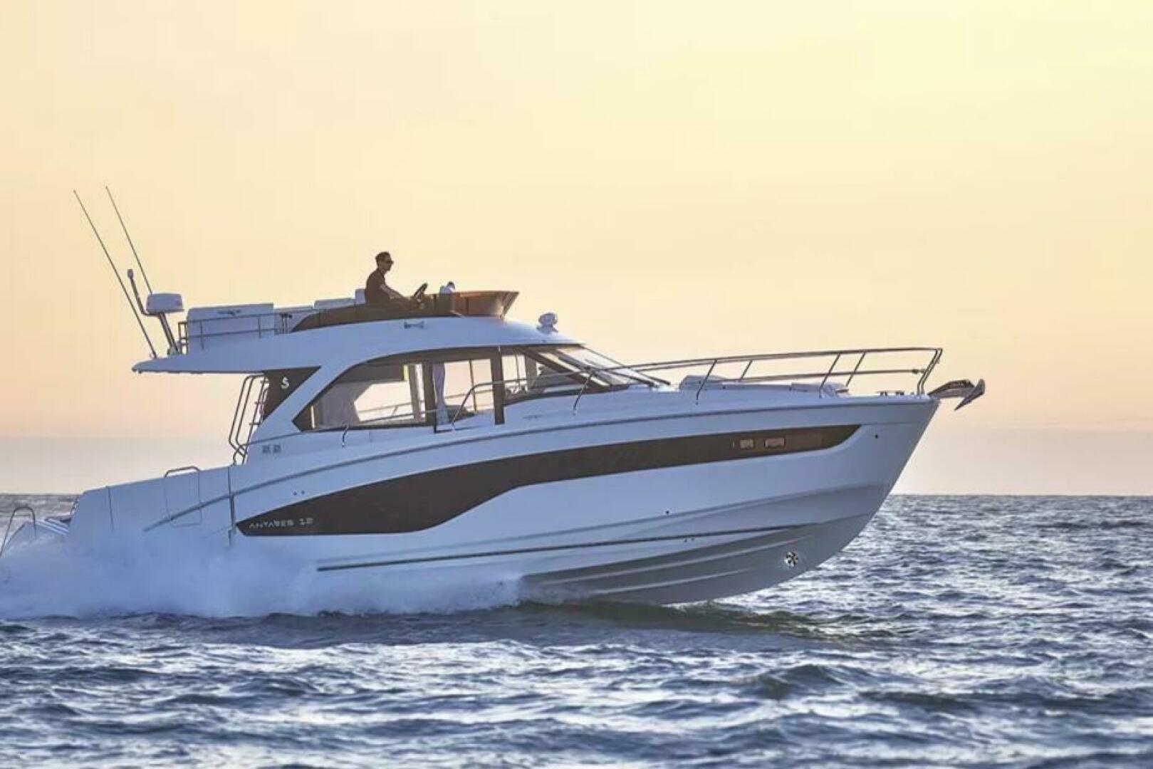 Slide: The Image of Beneteau Antares 12 2025 - 4175264