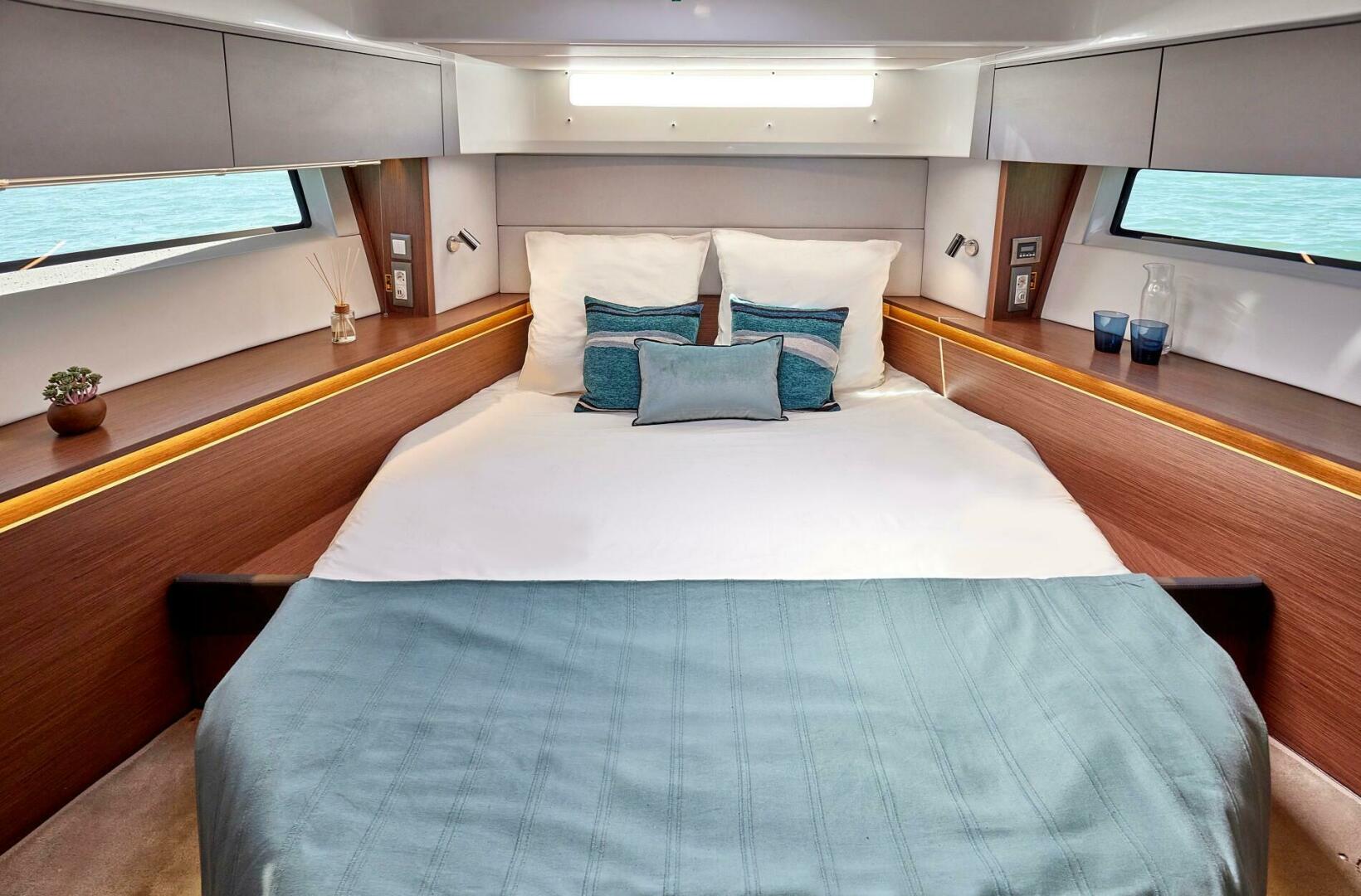 Slide: The Image of Beneteau Antares 12 2025 - 4175268