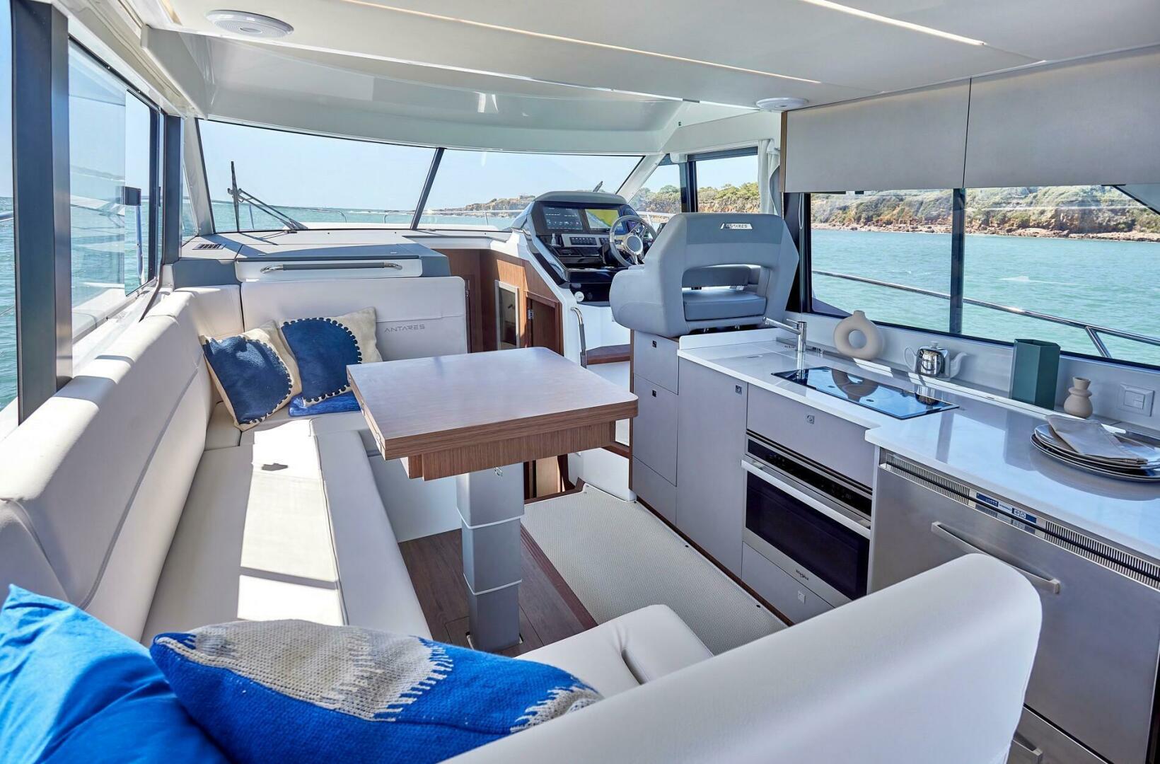 Slide: The Image of Beneteau Antares 12 2025 - 4175274