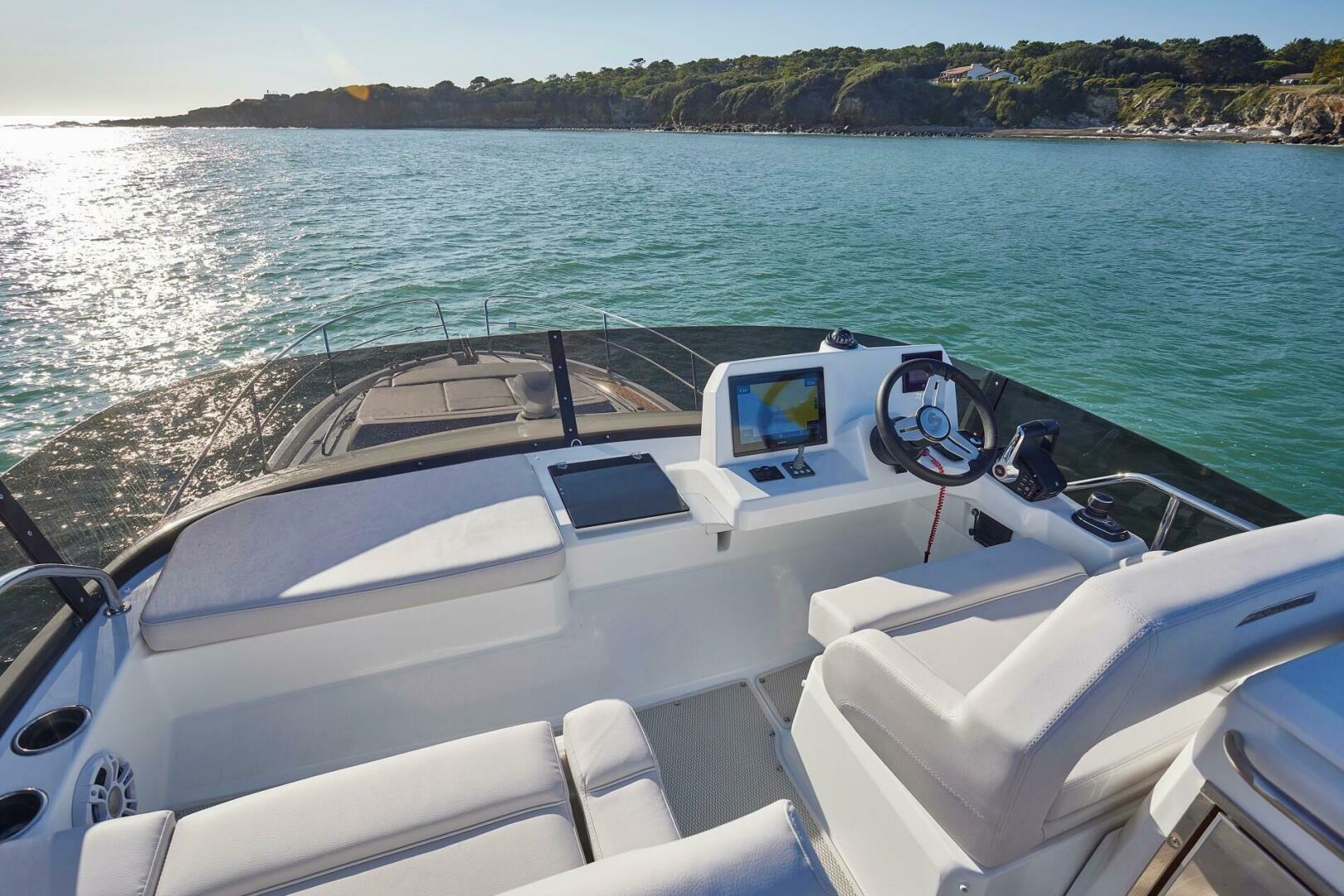 Slide: The Image of Beneteau Antares 12 2025 - 4175280