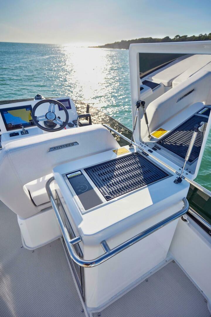 Slide: The Image of Beneteau Antares 12 2025 - 4175281