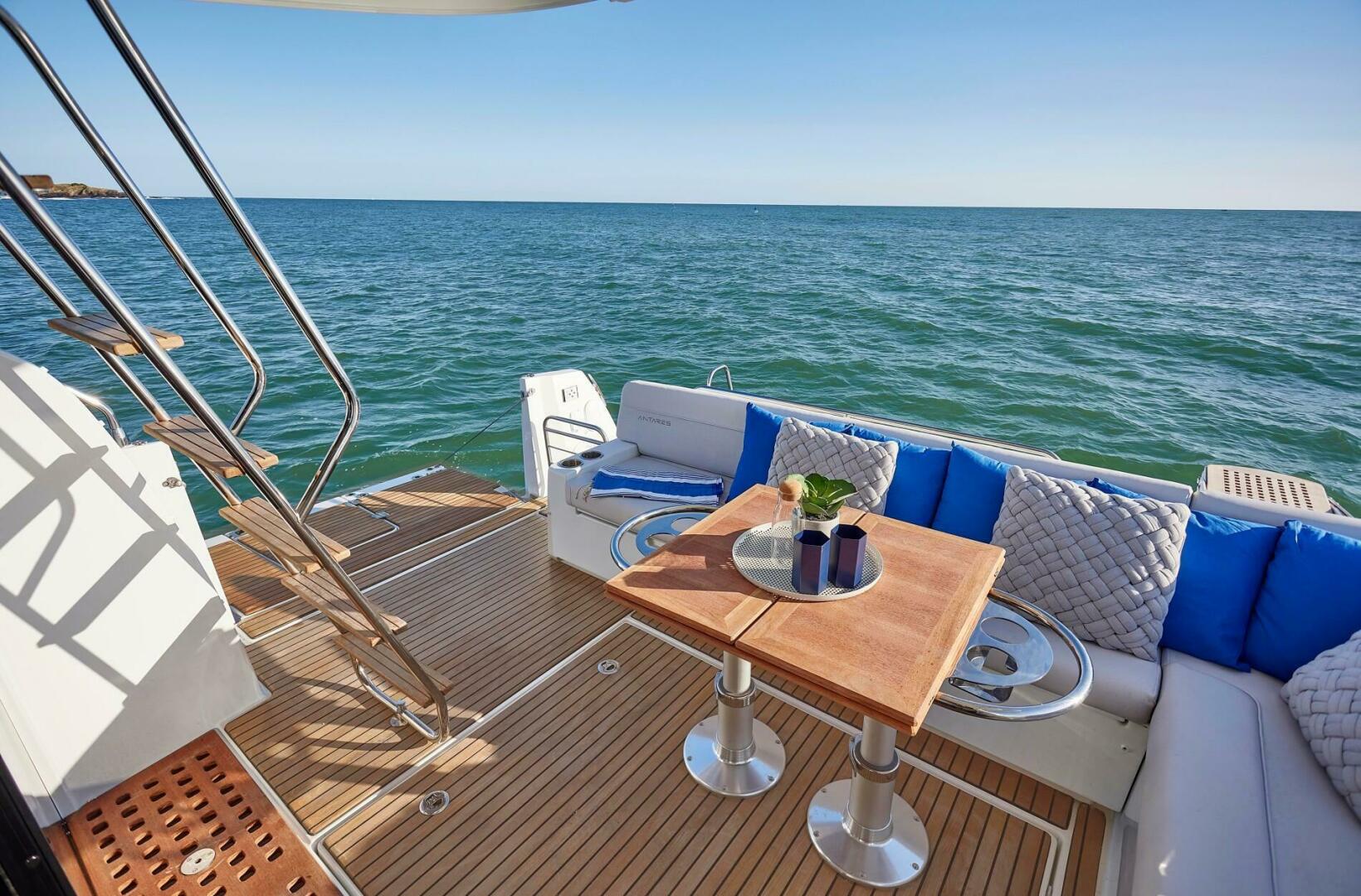 Slide: The Image of Beneteau Antares 12 2025 - 4175283
