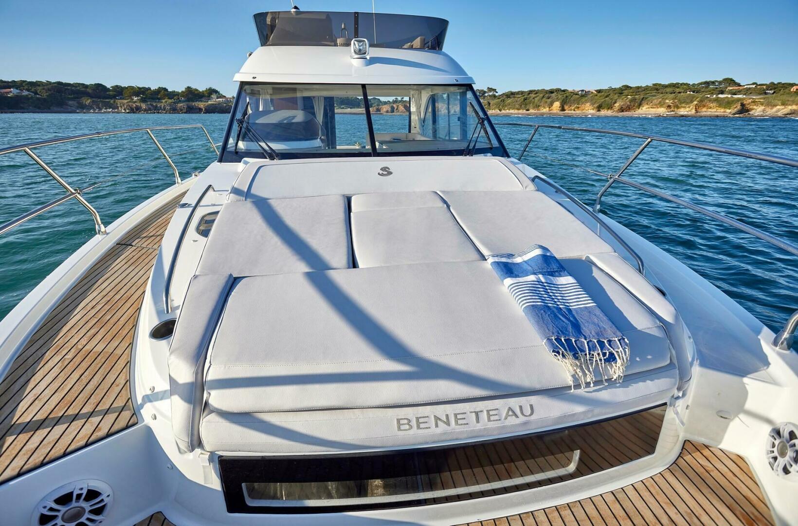 Slide: The Image of Beneteau Antares 12 2025 - 4175285