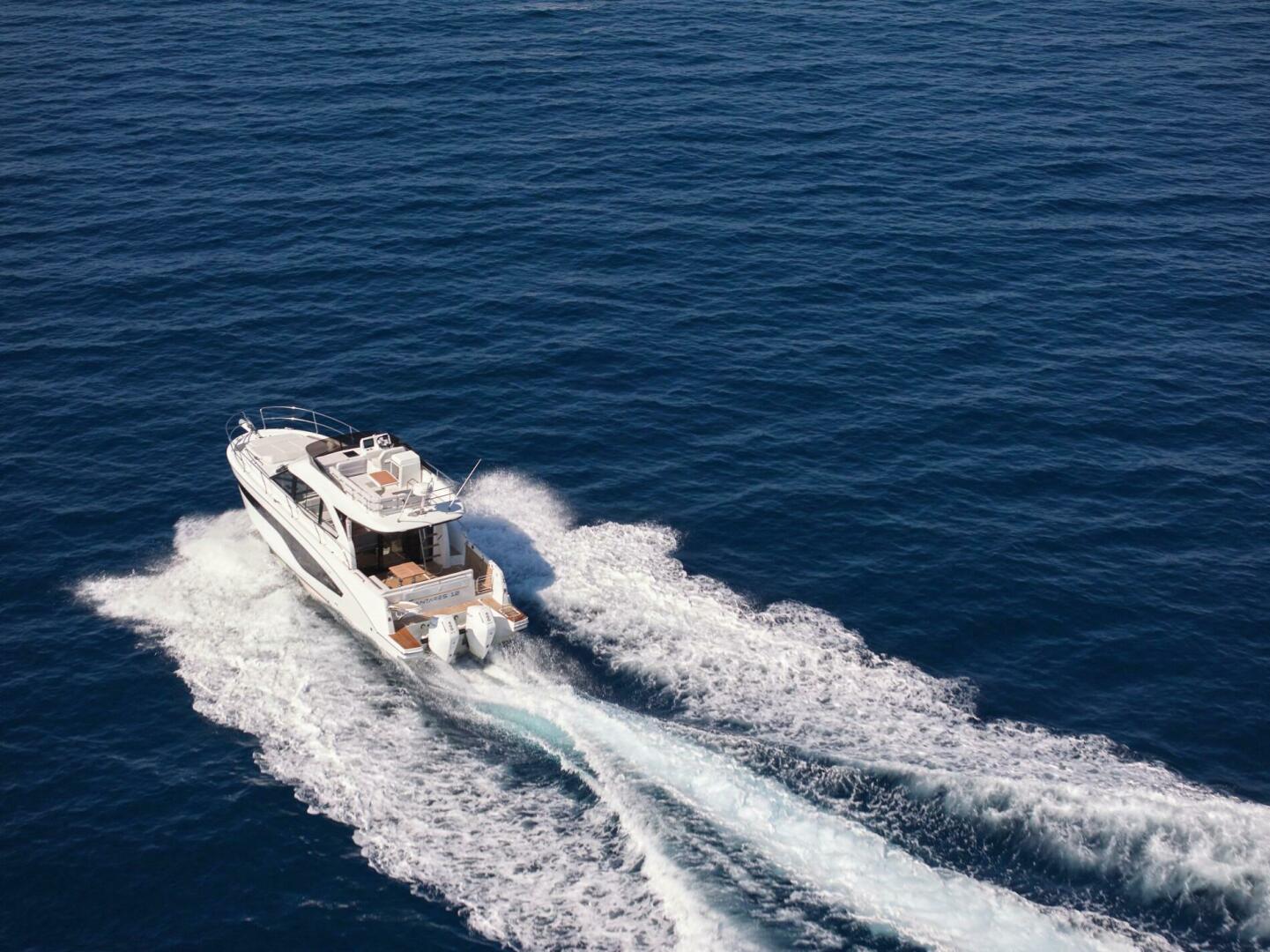Slide: The Image of Beneteau Antares 12 2025 - 4175288