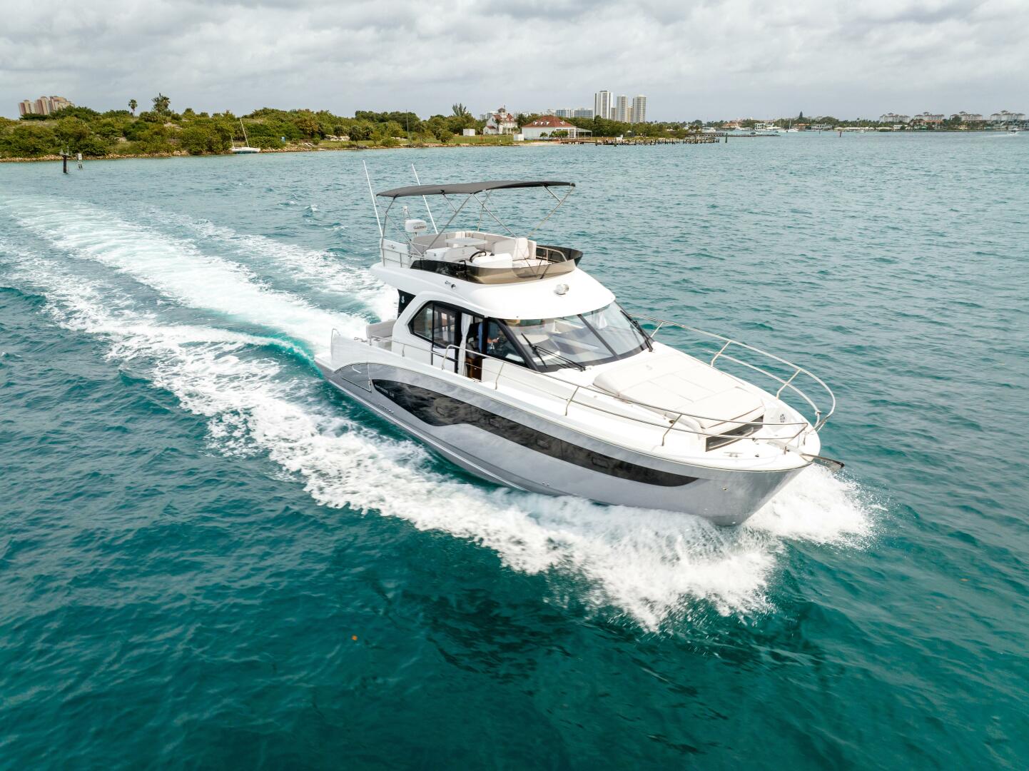 Slide: The Image of Beneteau Antares 12 2025 - 4287210