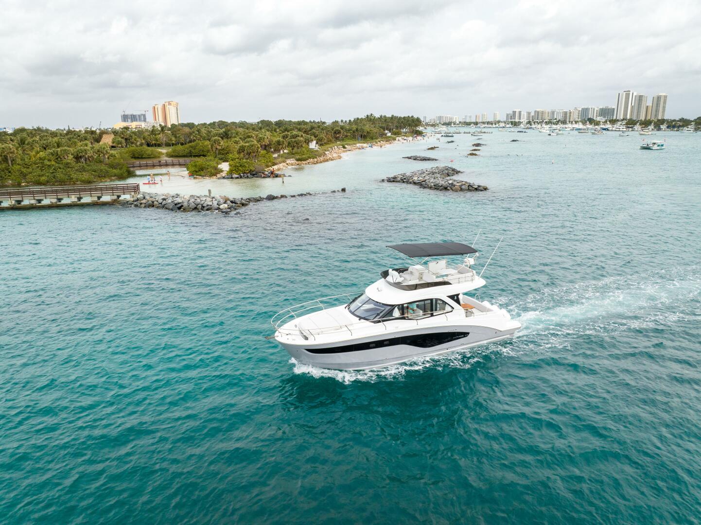 Slide: The Image of Beneteau Antares 12 2025 - 4287216
