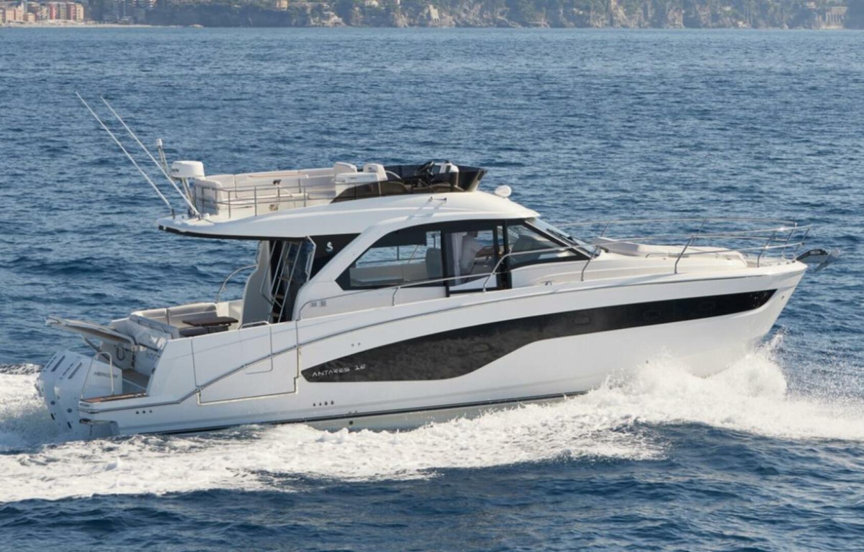 Slide: The Image of Beneteau Antares 12 2025 - 4597010